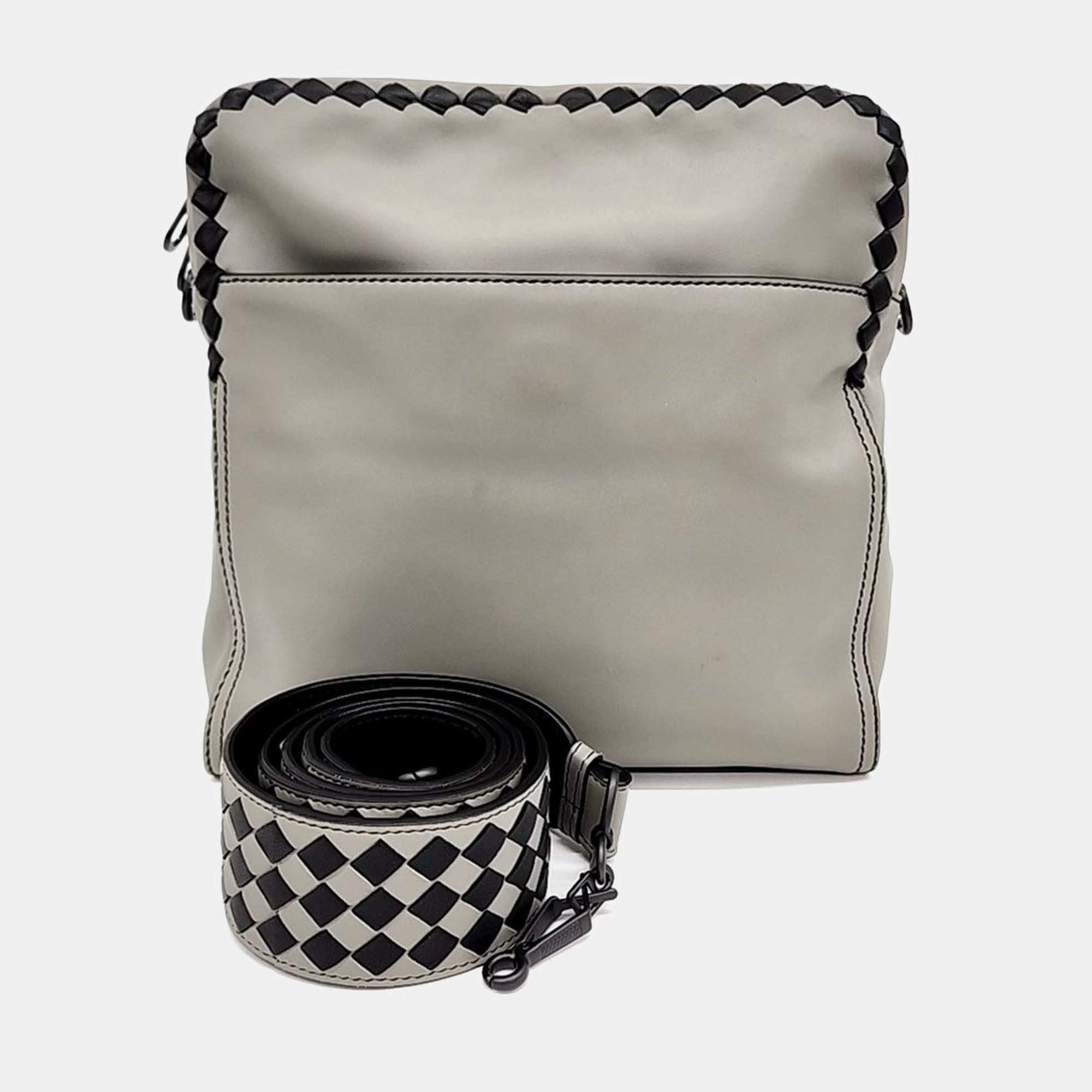 Pre Owned Bottega Veneta Black Grey Leather crossbody bag