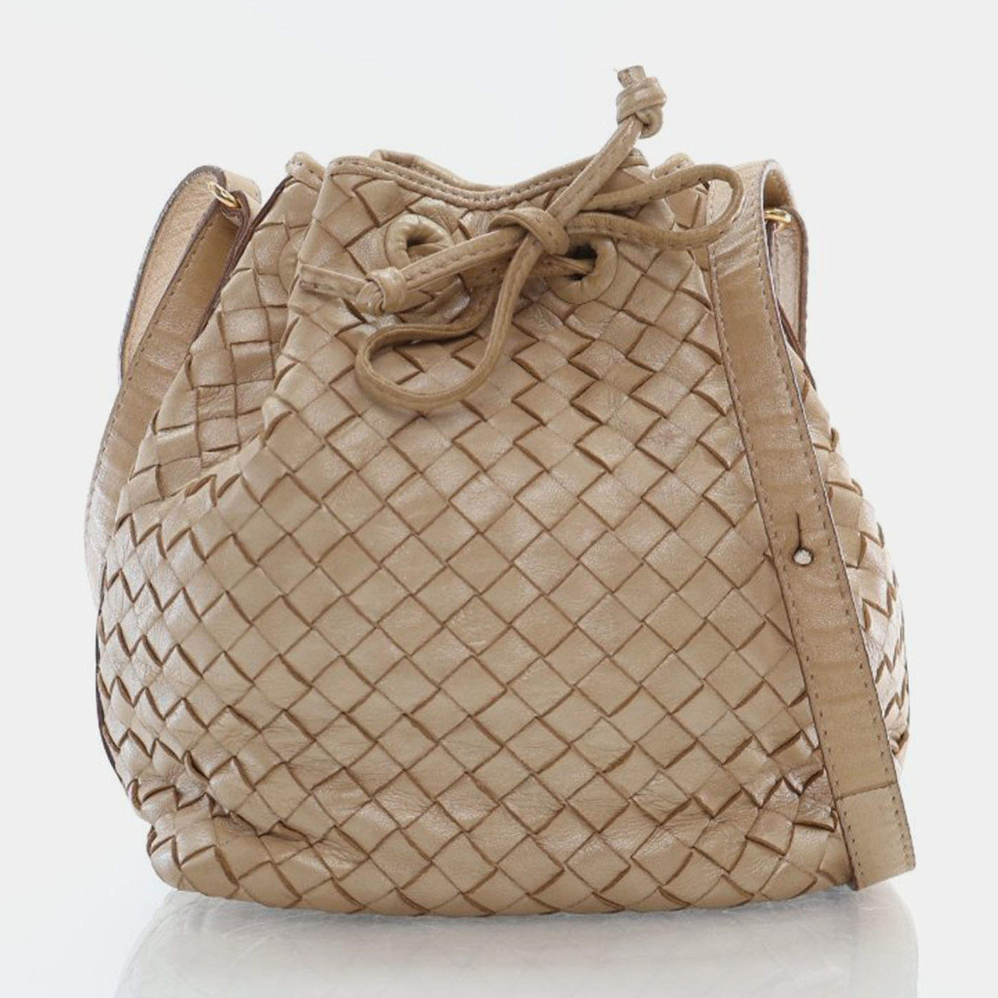 مملوكة مسبقًا Bottega Veneta Vintage Intrecciato Bucket Bag