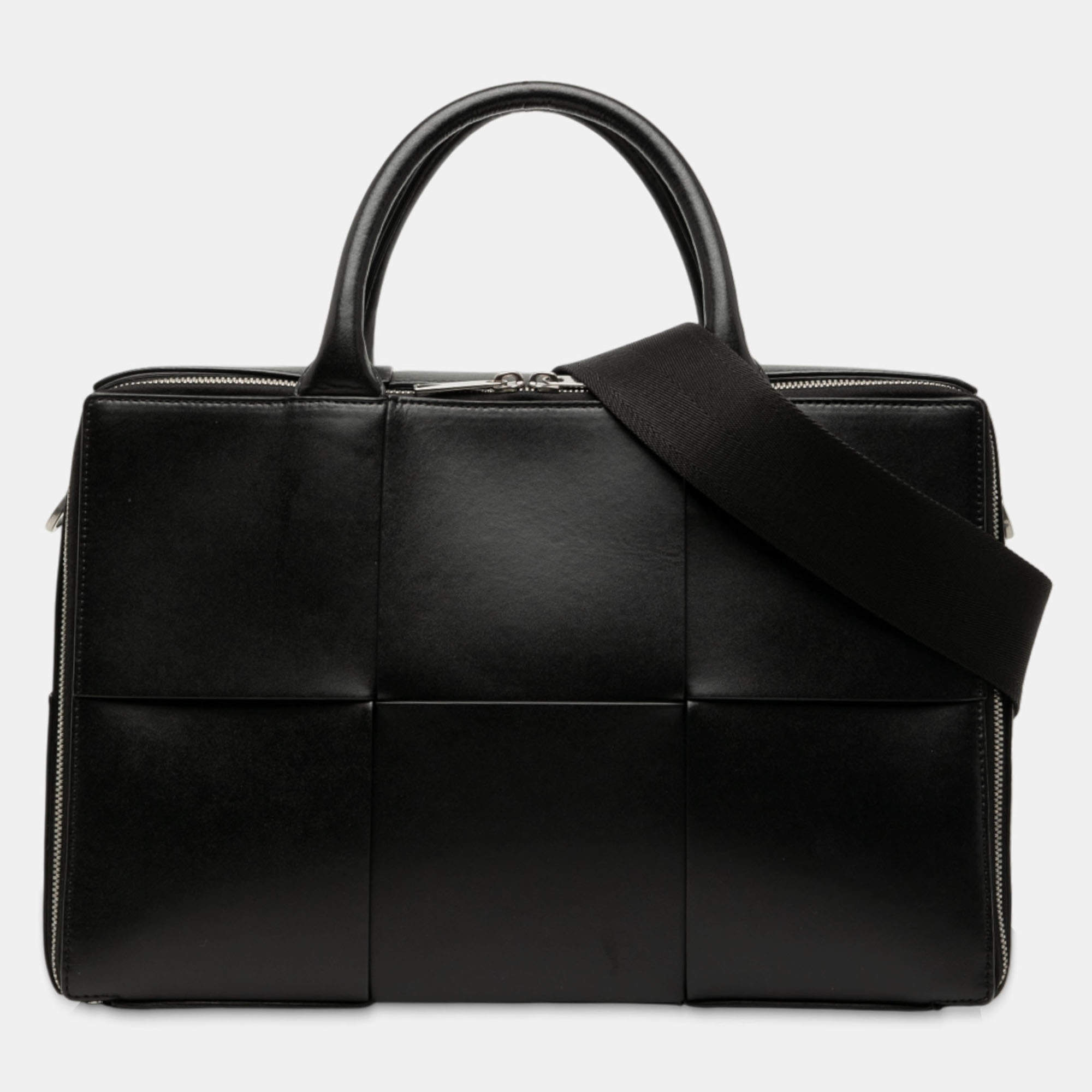 مملوكة مسبقًا Bottega Veneta Black Calfskin Maxi Intrecciato Arco Briefcase