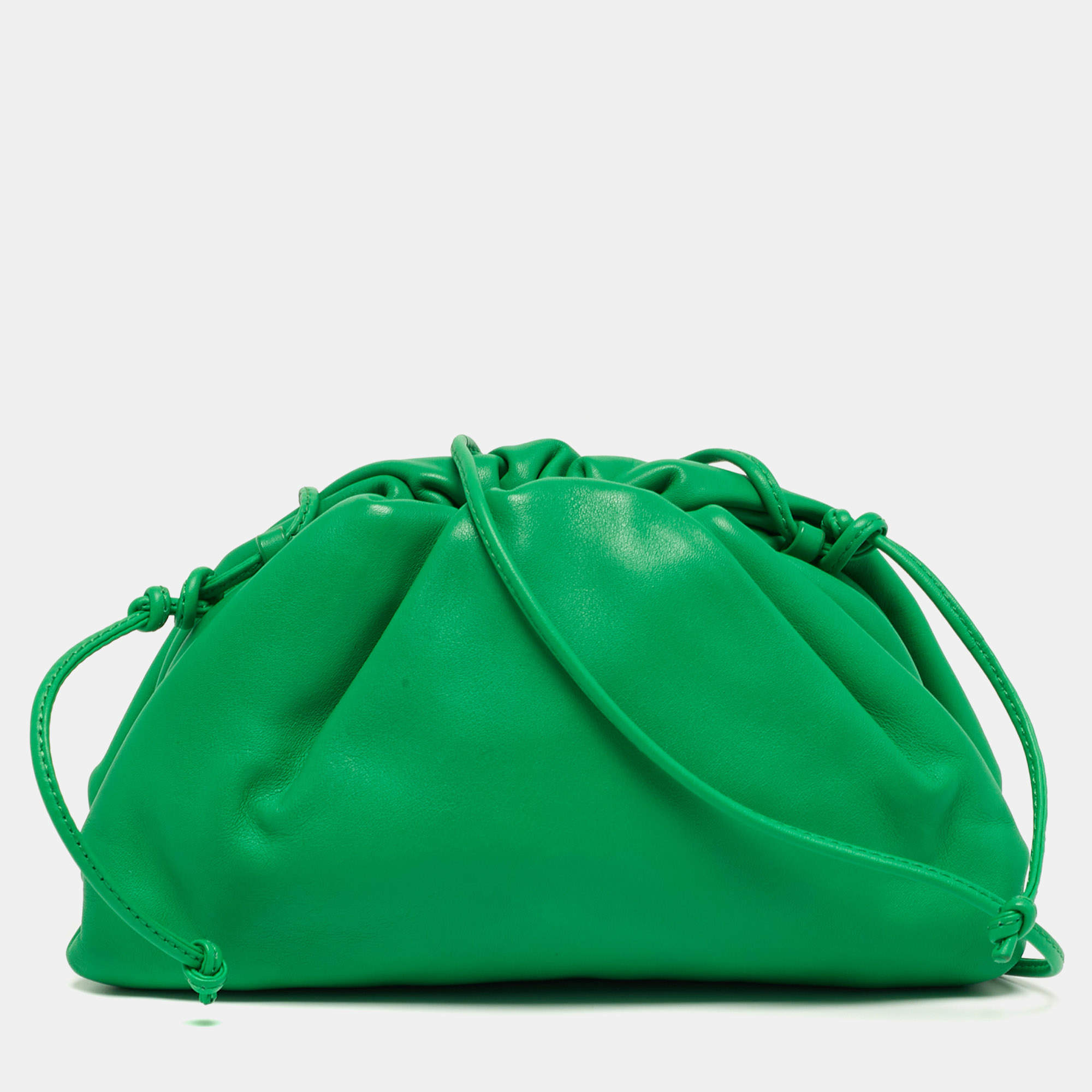 مملوكة مسبقًا Bottega Veneta The Pouch Mini Green Leather Bag