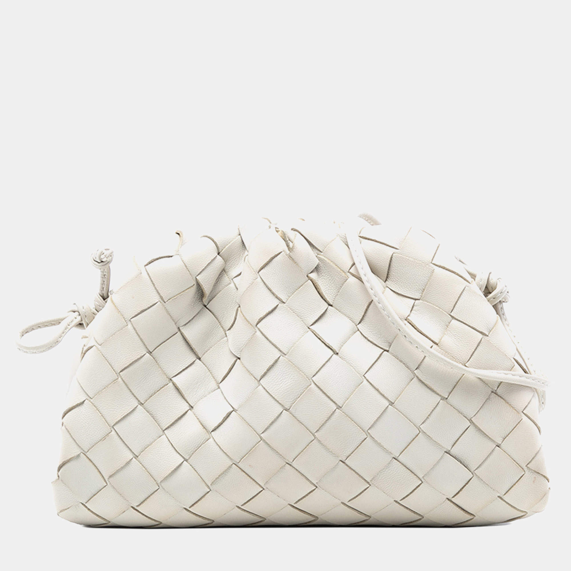 مملوكة مسبقًا Bottega Veneta White Nappa Intrecciato The Mini Pouch Crossbody