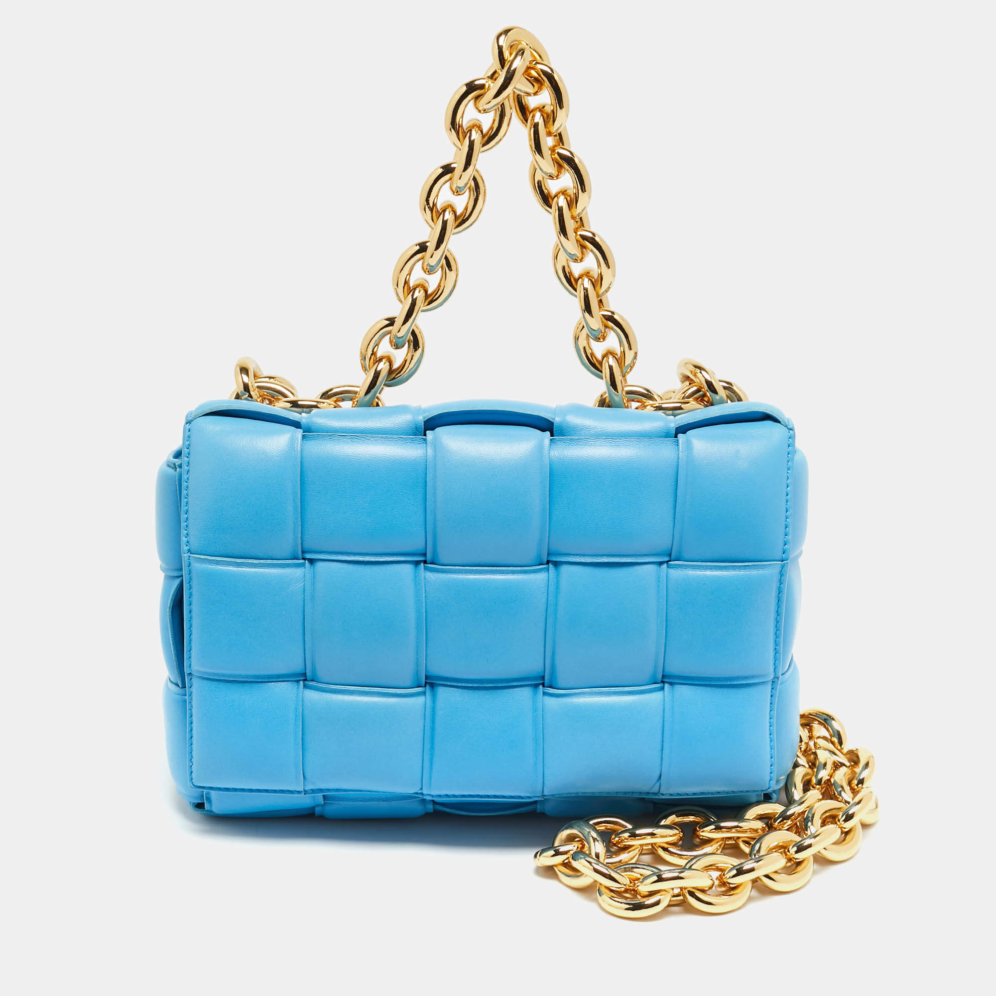 Pre Owned حقيبة كتف بوتيغا فينيتا سلسلة مكتنزة جلد زرقاء كاسيت