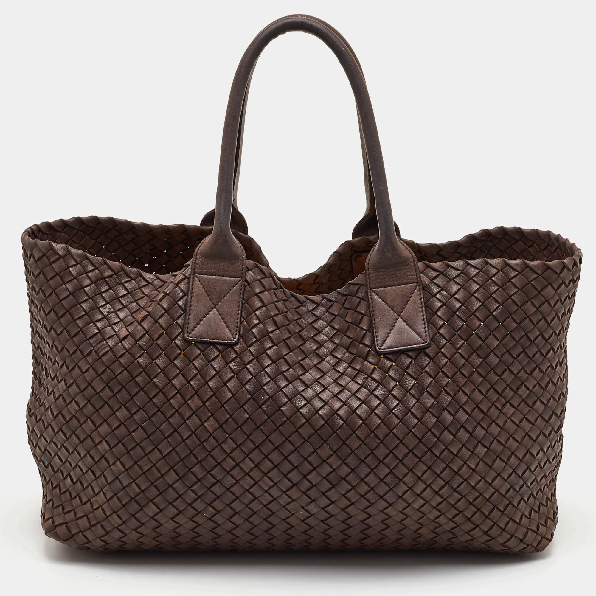 Pre Owned حقيبة يد بوتيغا فينيتا كابات متوسطة جلد انترشياتو أخضر زيتوني