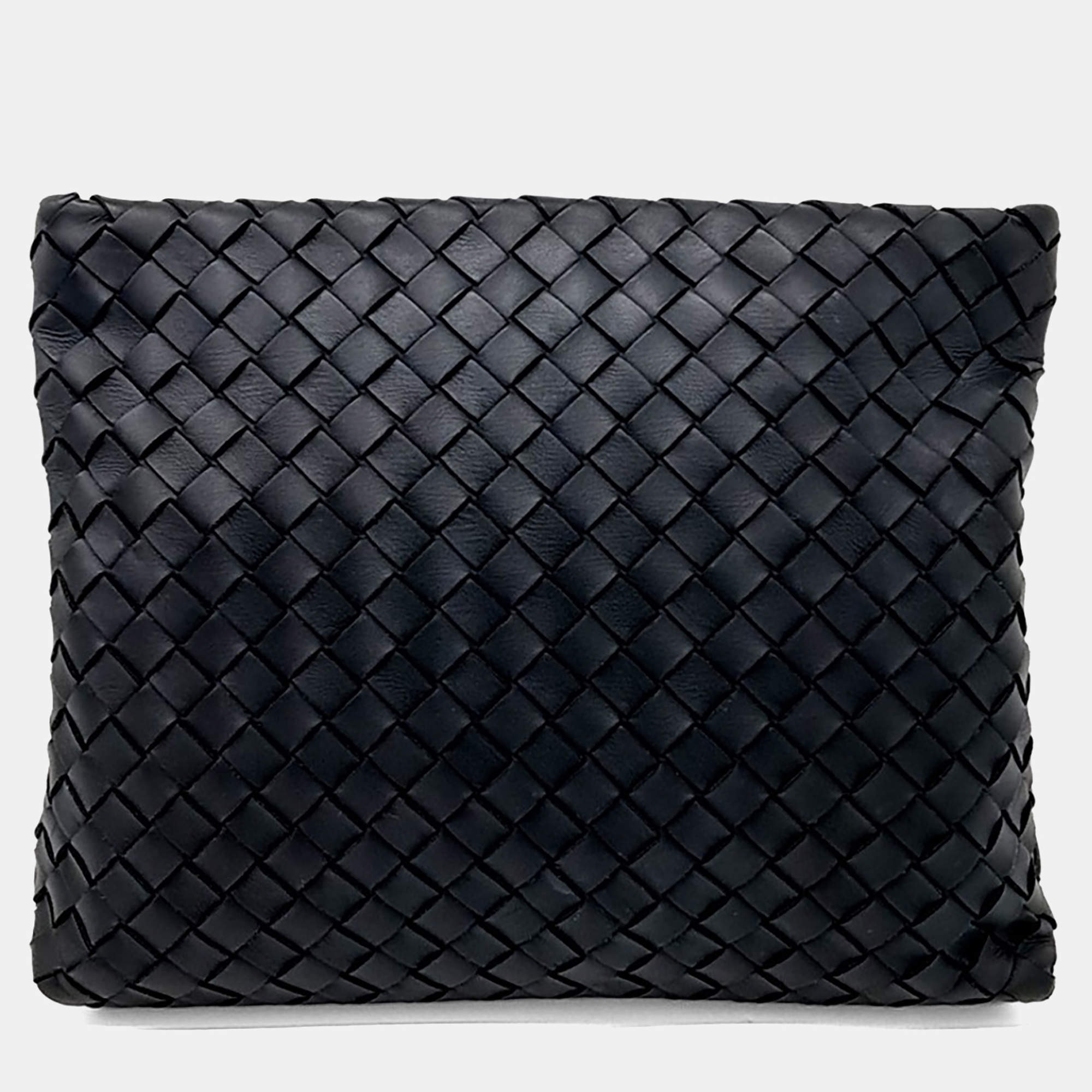 Pre Owned Bottega Veneta Black Leather mesh clutch