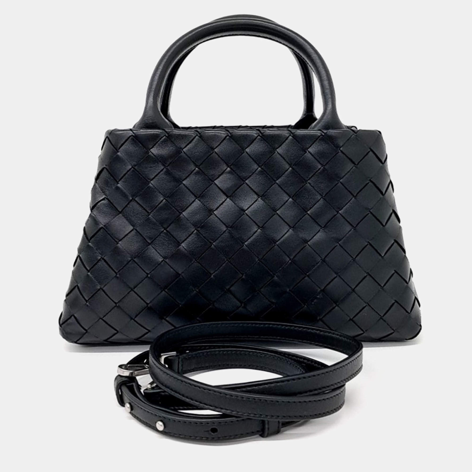 مملوكة مسبقًا Bottega Veneta Black Leather Mesh New Roma Bag