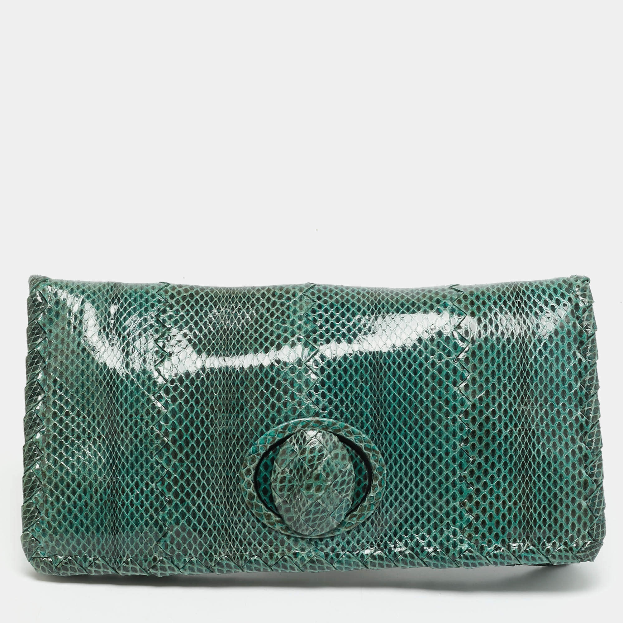 مملوكة مسبقًا حقيبة كلتش بوتيغا فينيتا جلد أفعى مائي أخضر بقفل دوار