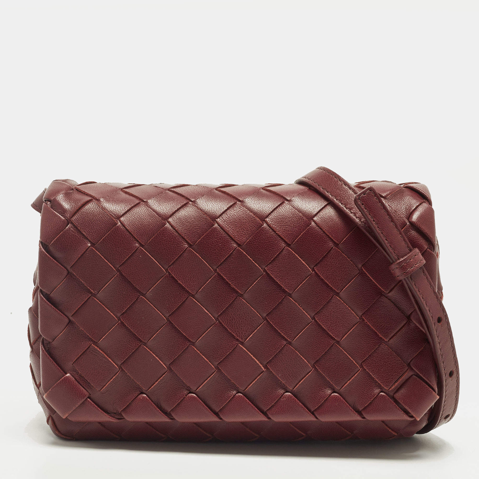 مملوكة مسبقًا Bottega Veneta Red Intrecciato Leather Flap Crossbody Bag