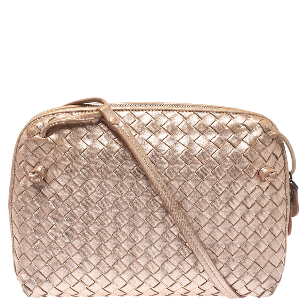 Pre Owned Bottega Veneta Metallic Rose Gold Intrecciato Leather Nodini Shoulder Bag