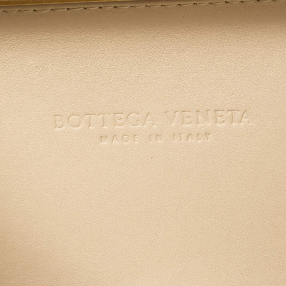 Bottega Veneta Gold Intrecciato Knot Silk Clutch Bag Golden Cloth  ref.313925 - Joli Closet