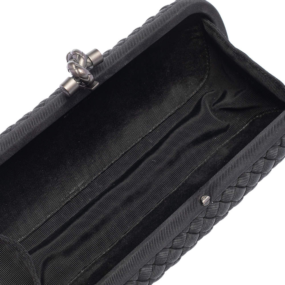Pochette knot silk clutch bag Bottega Veneta Black in Silk - 31045699