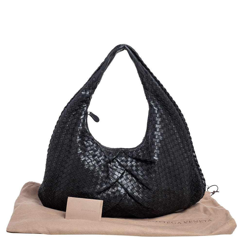 Bottega Veneta Intrecciato Leather Hobo Bag (SHG-25701) – LuxeDH