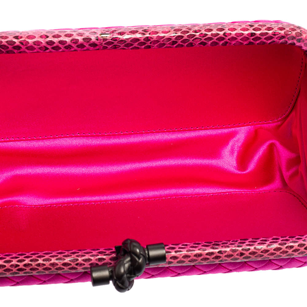 Pochette knot silk clutch bag Bottega Veneta Pink in Silk - 35444281