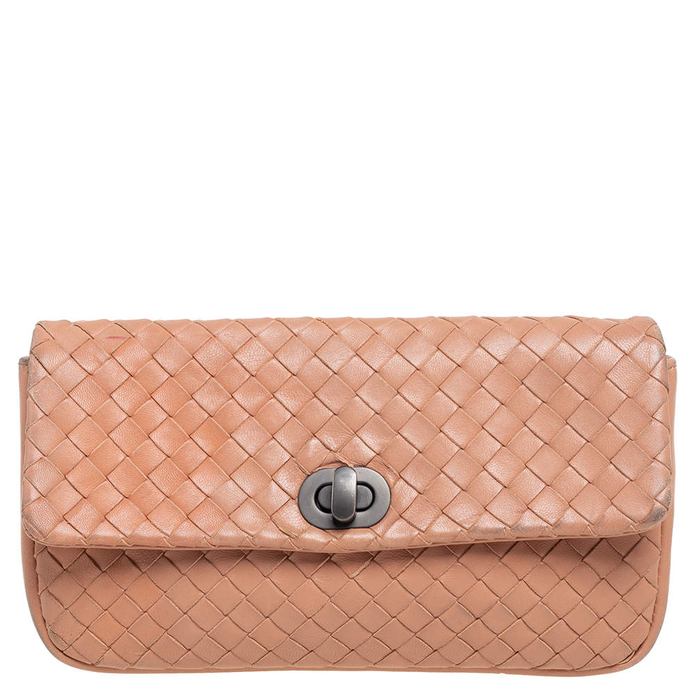 Pre Owned Bottega Veneta Beige Intrecciato Leather Turnlock Pouch