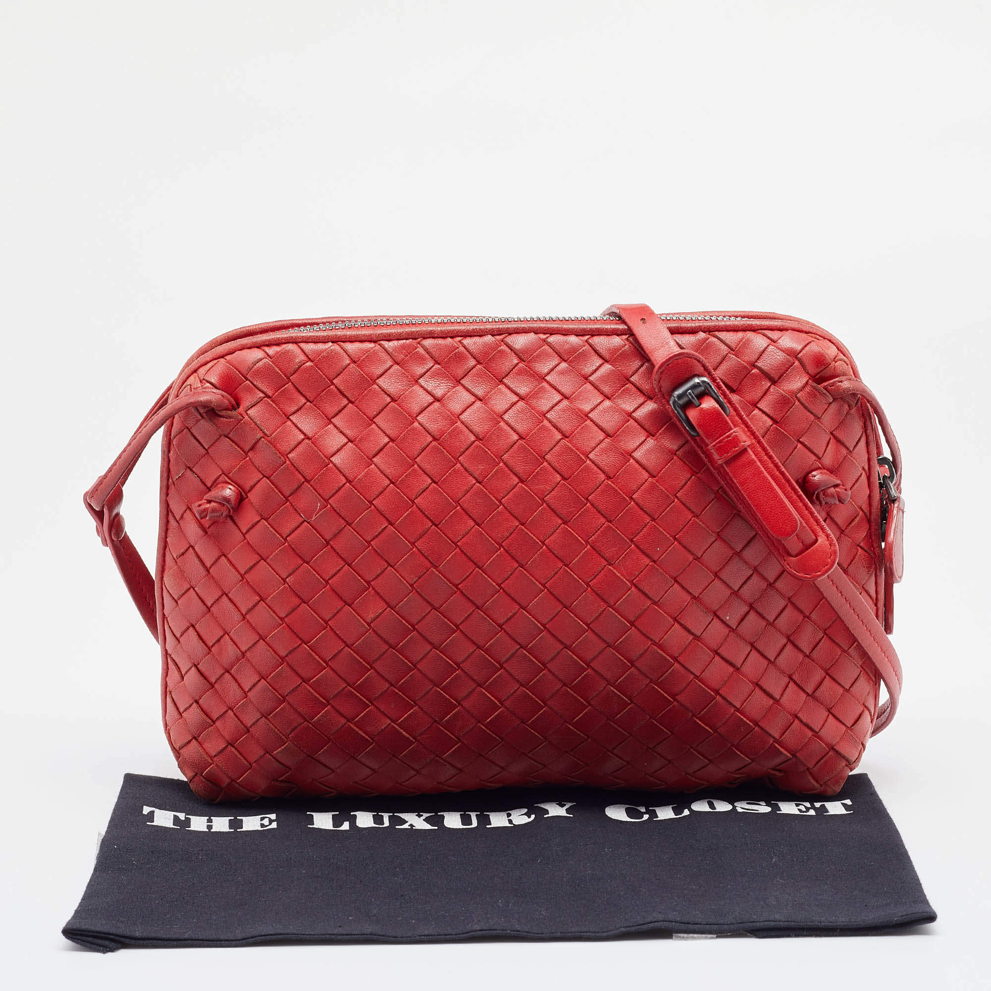Bottega Veneta Red Intrecciato Nodini Leather Crossbody Bag Pony-style  calfskin ref.185657 - Joli Closet