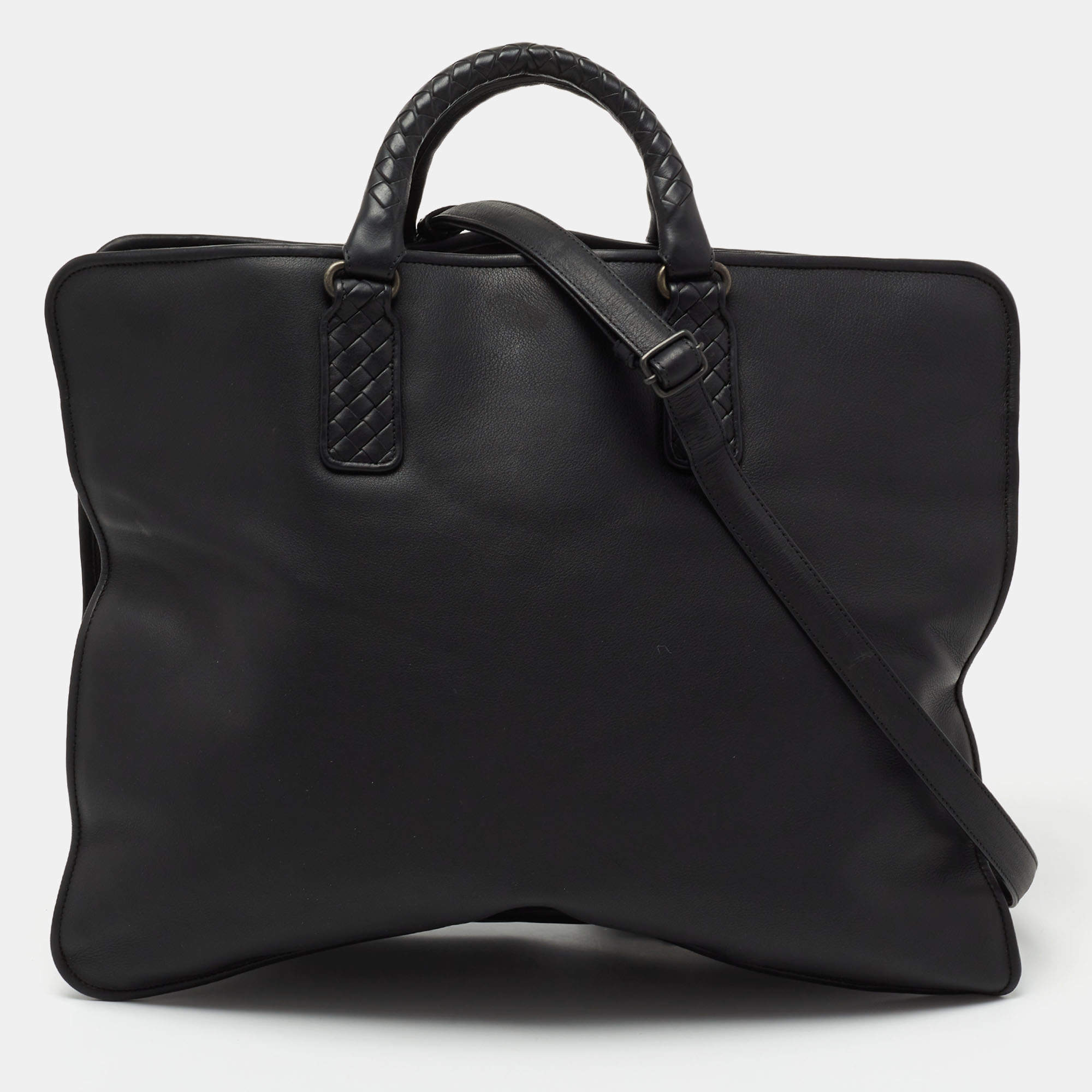 Pre Owned Bottega Veneta Black Intrecciato Leather Middle Zip Briefcase
