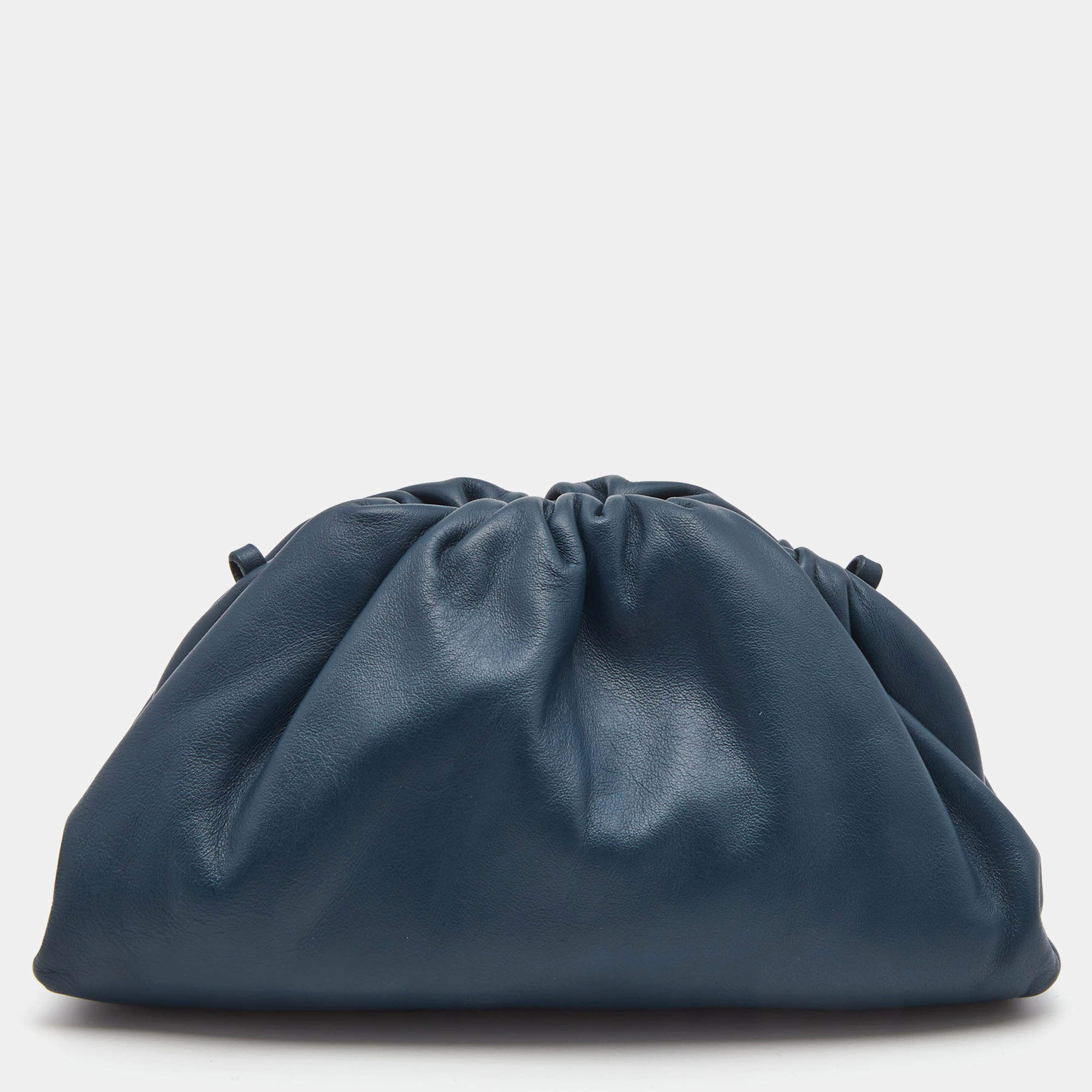 مملوكة مسبقًا Bottega Veneta Dark Blue Leather Mini The Pouch Bag