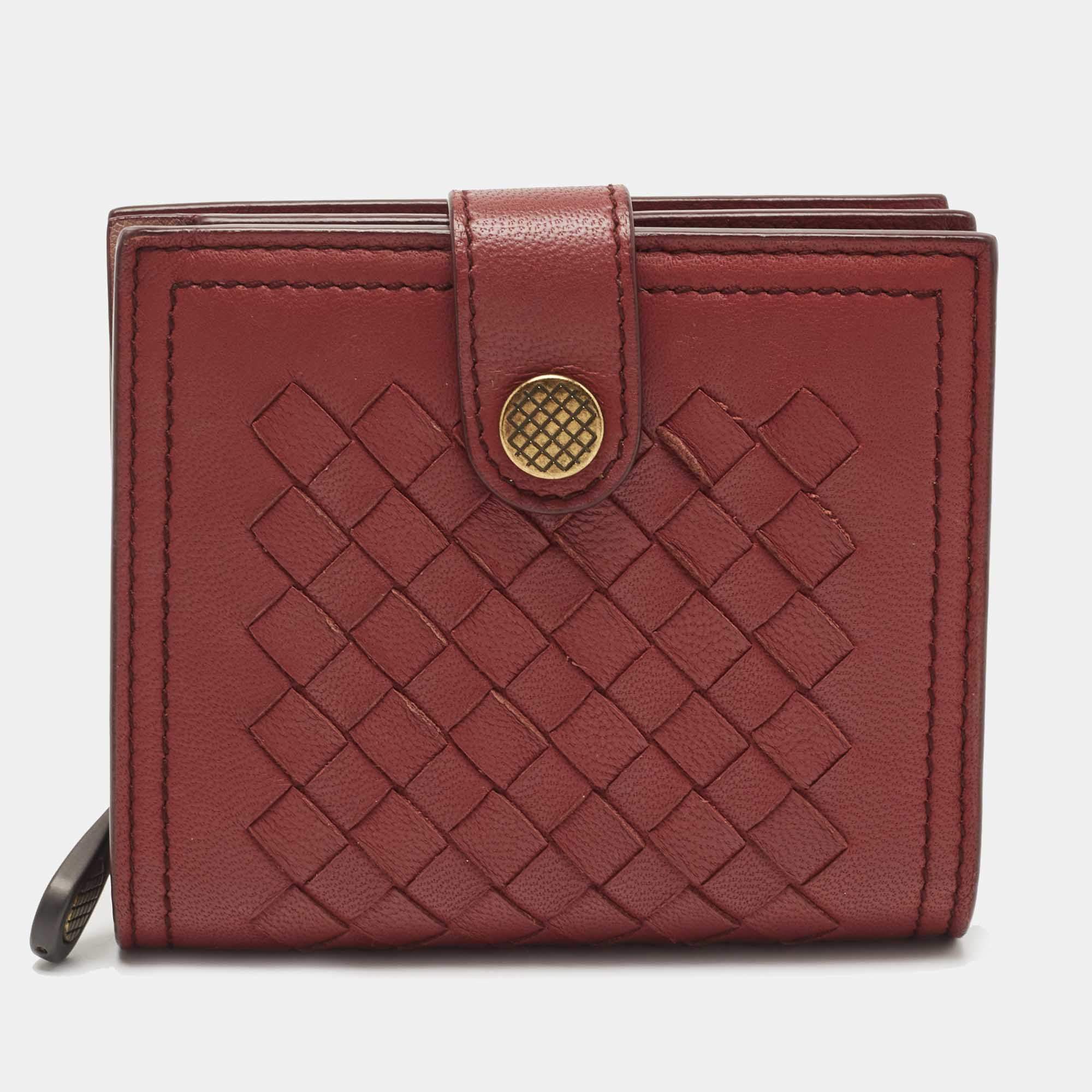 Pre Owned Bottega Veneta Red Intrecciato Leather Bifold Zip Wallet