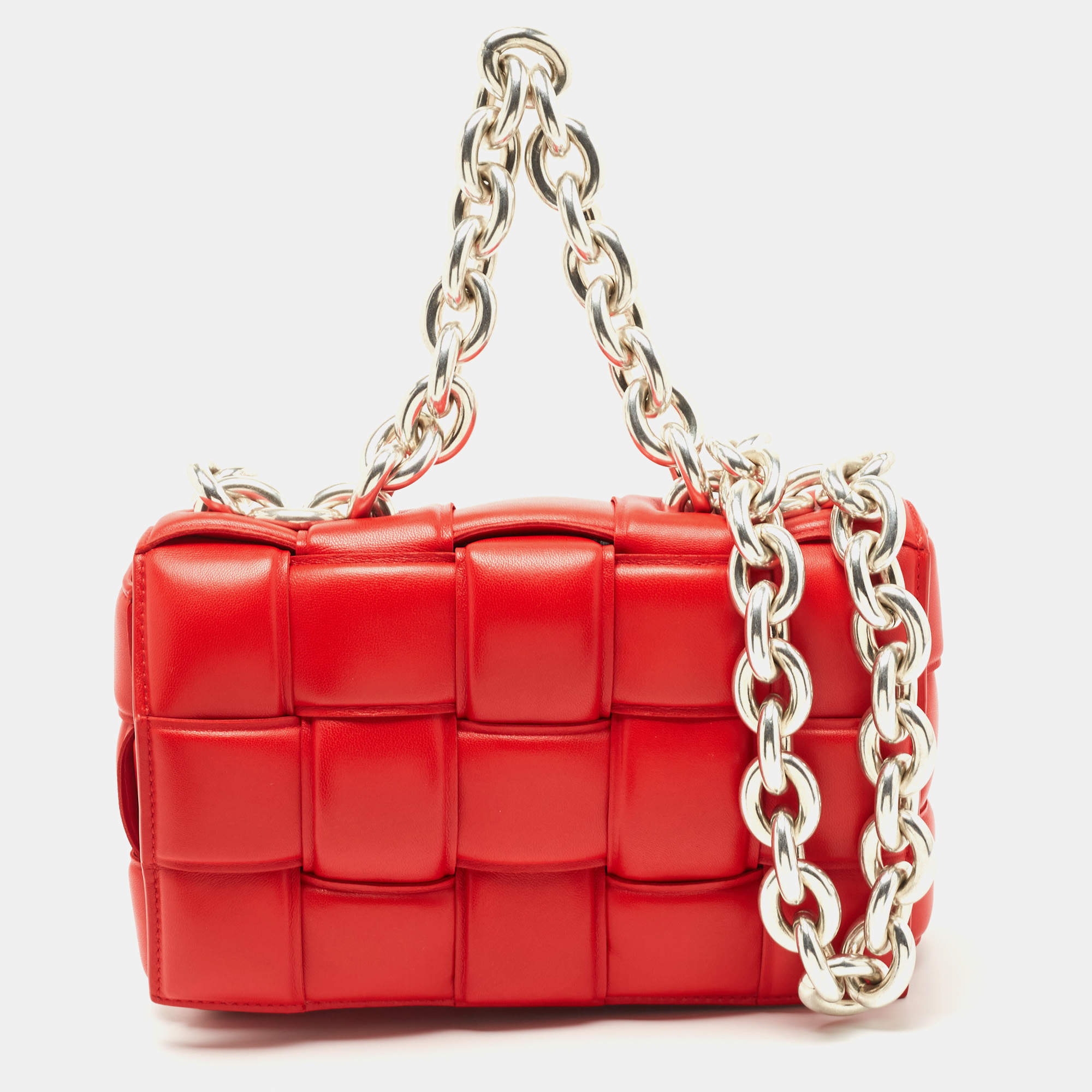 Red chain shoulder discount bag