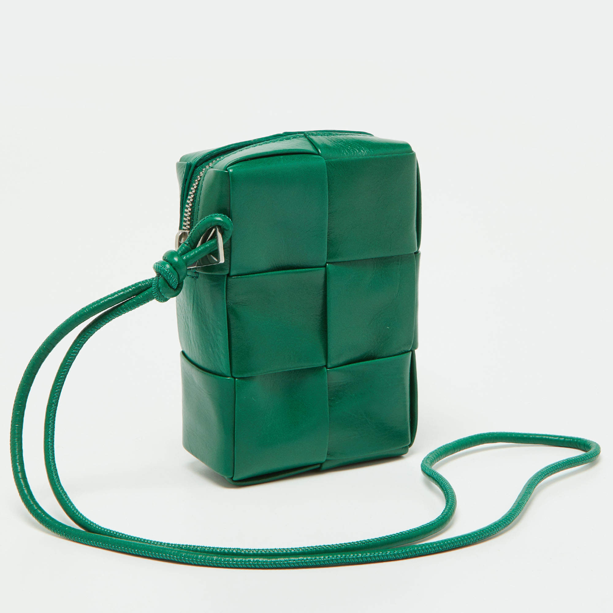 Bottega Veneta Pouch in Green Intrecciato Leather