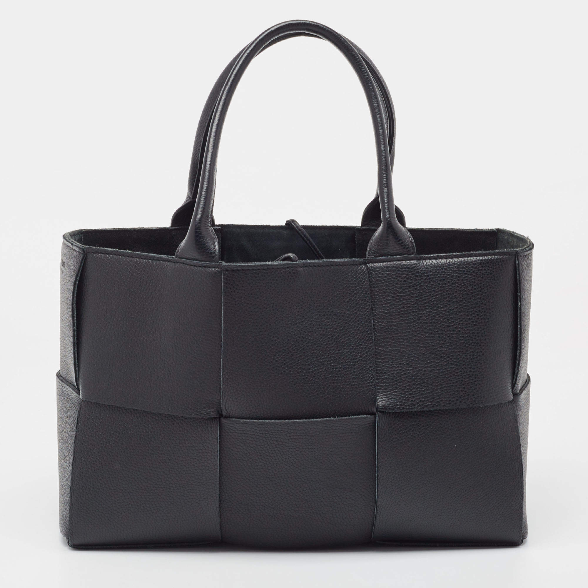 Pre Owned Bottega Veneta Black Intrecciato Leather Arco Tote
