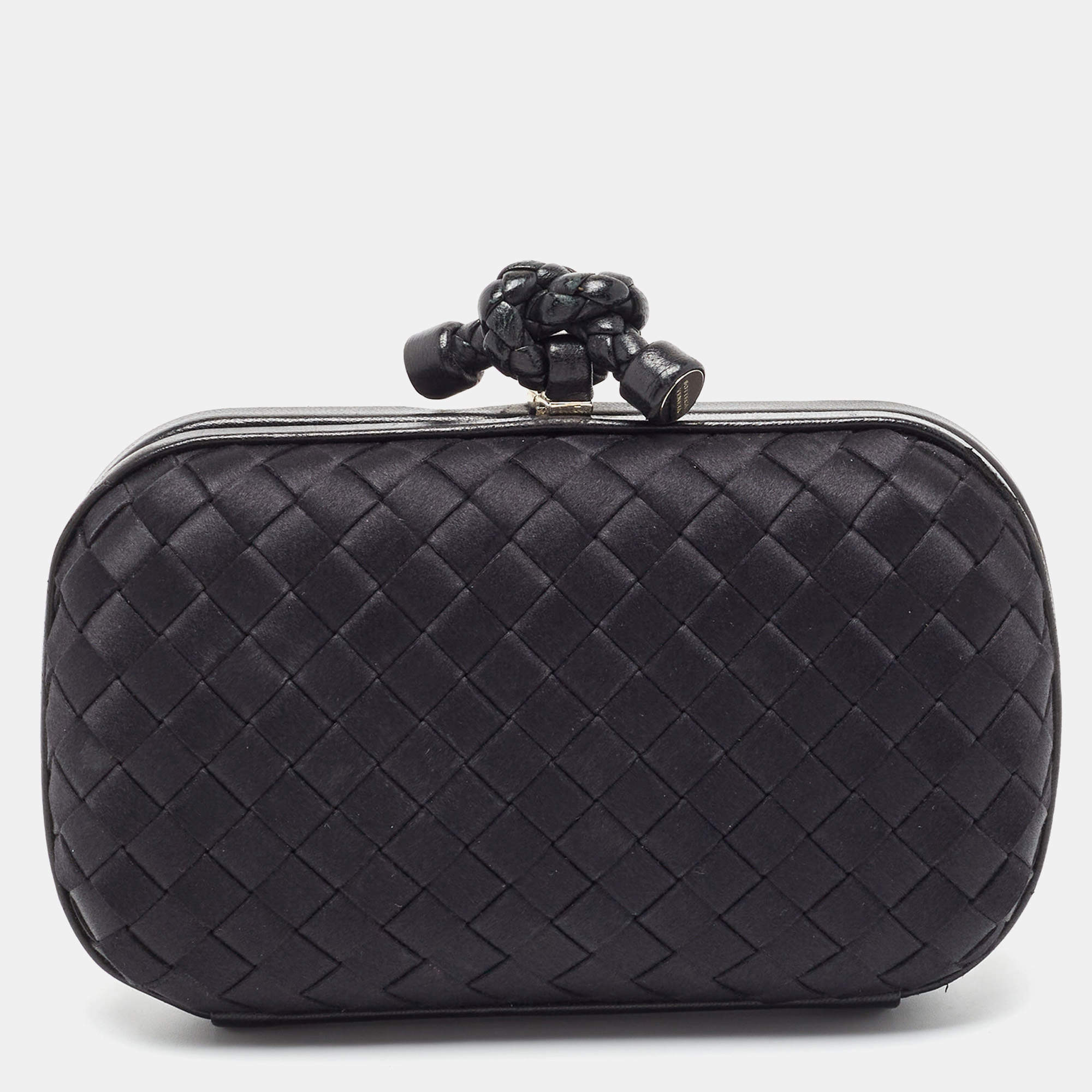مملوكة مسبقًا Bottega Veneta Black Intrecciato Satin and Leather Knot Clutch
