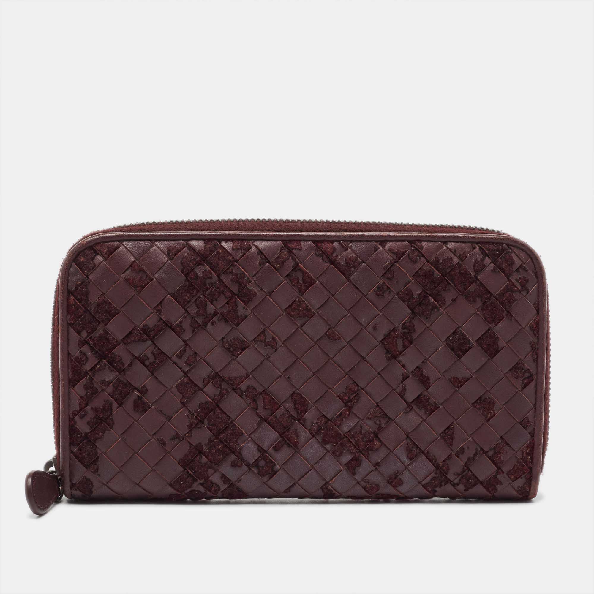 Pre Owned Bottega Veneta Burgundy Intrecciato Leather and Velvet Zip Around Wallet