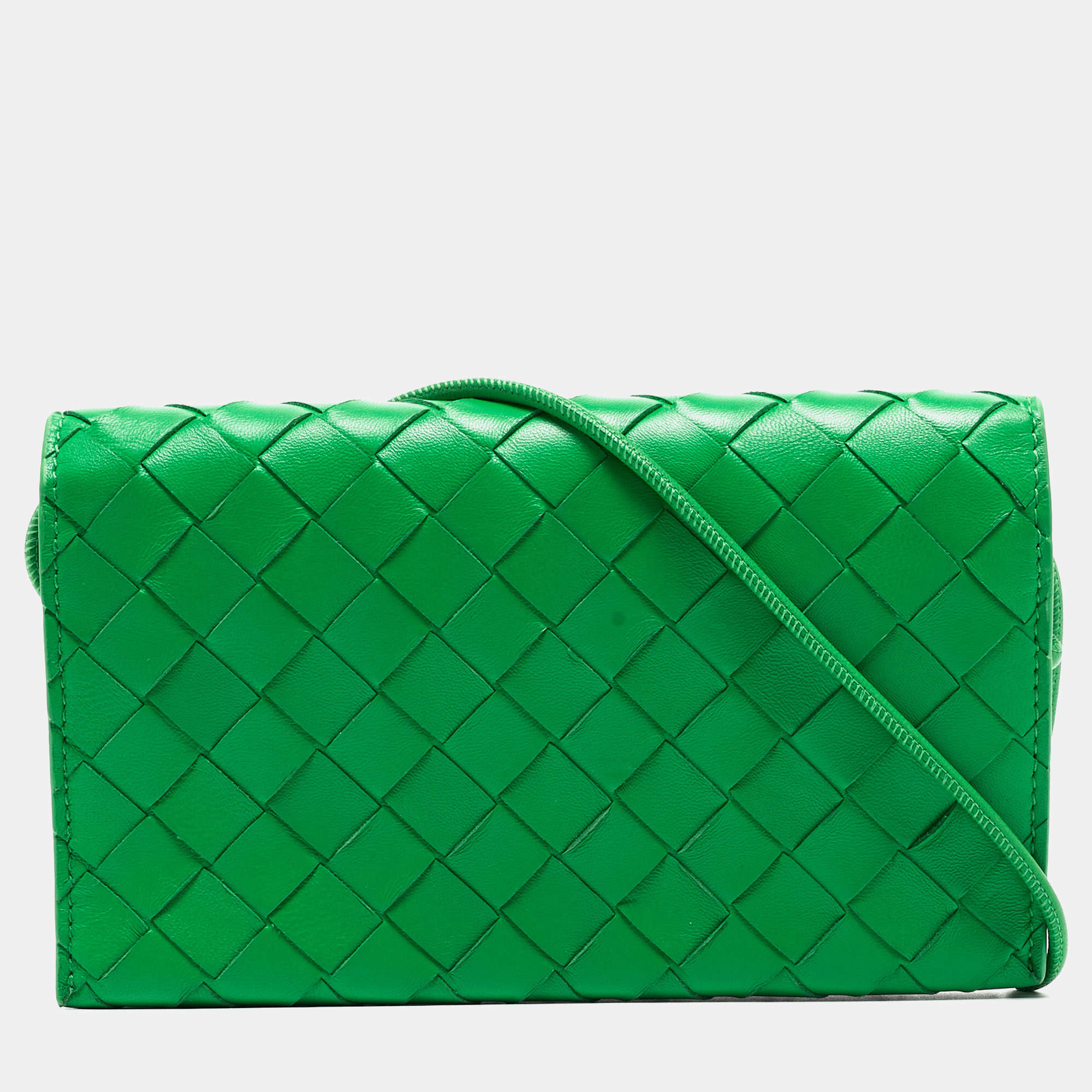 مملوكة مسبقًا Bottega Veneta Green Intrecciato Leather Flap Wallet On Strap