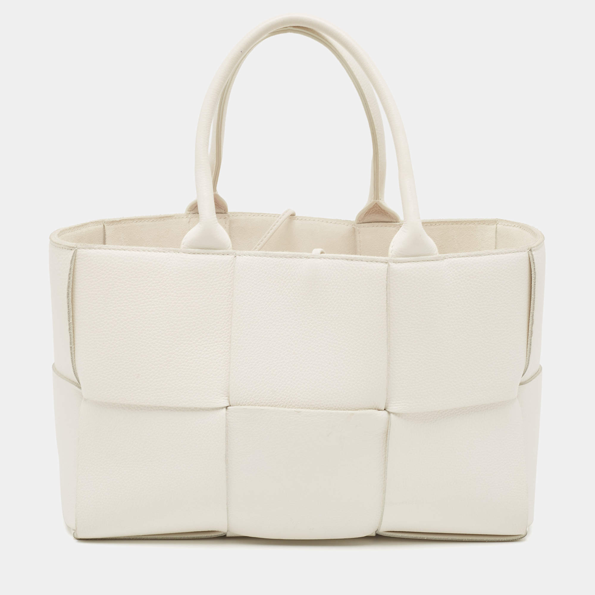 Pre Owned Bottega Veneta White Intrecciato Leather Arco Tote