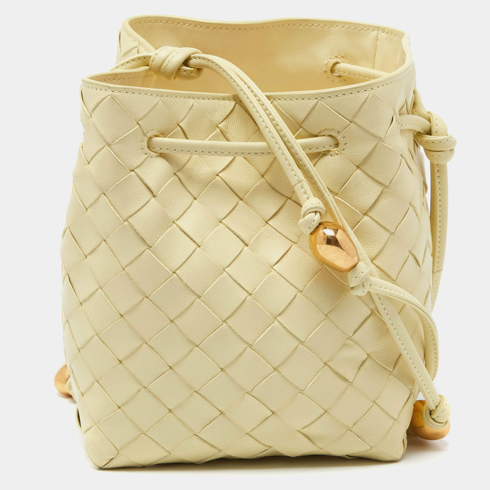 Pre Owned Bottega Veneta Light Yellow Intrecciato Leather Bucket Bag