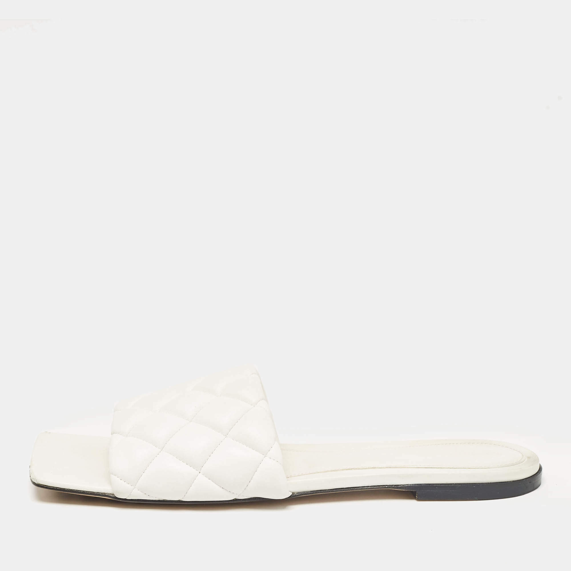 Pre Owned Bottega Veneta White Padded Leather Flat Slides Size 40