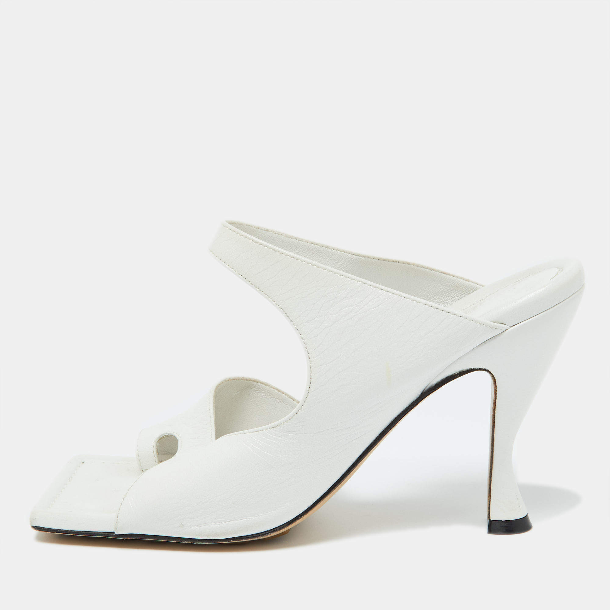 Pre Owned Bottega Veneta White Leather Thong Slide Sandals Size 37.5