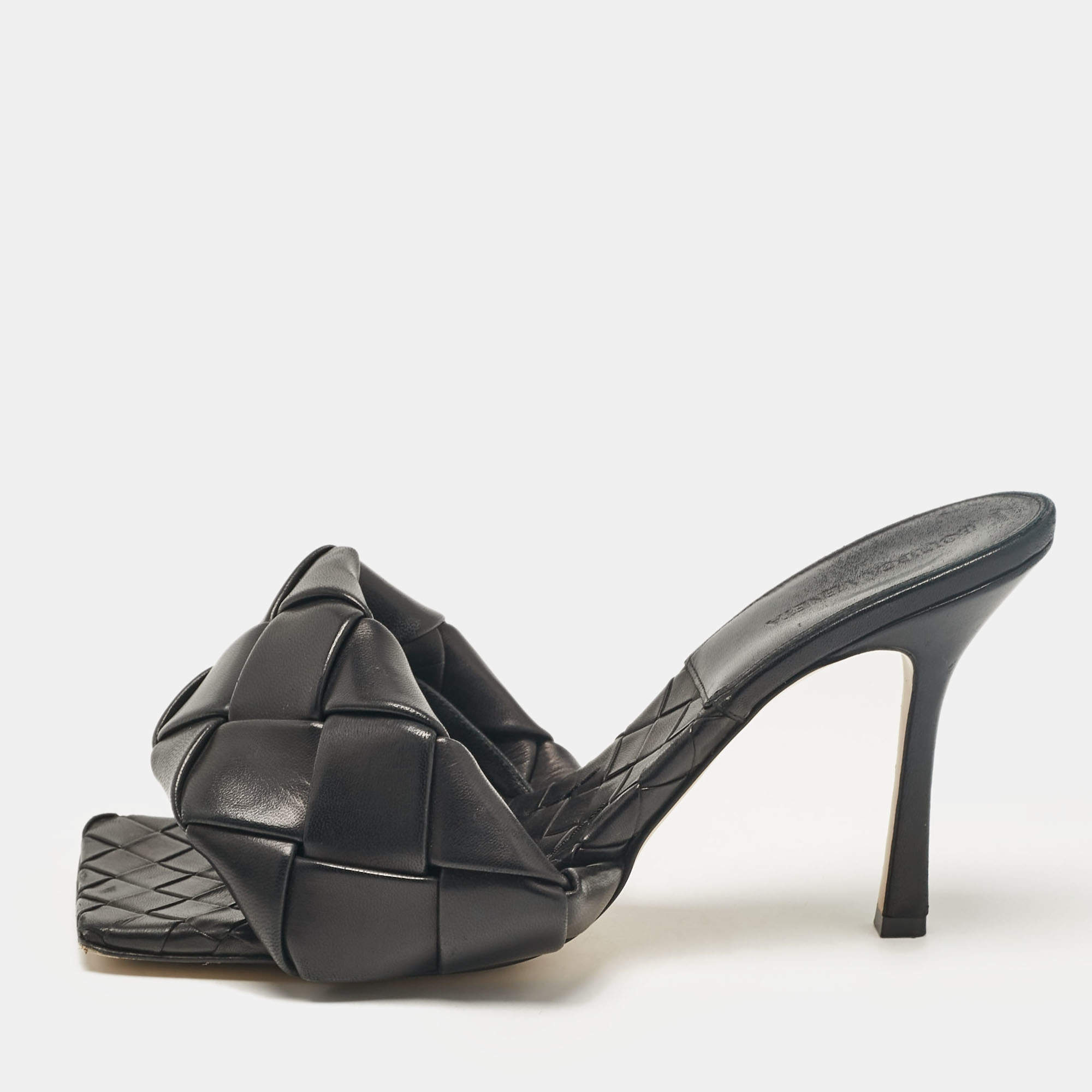Pre Owned Bottega Veneta Black Woven Leather Lido Slide Sandals Size 42