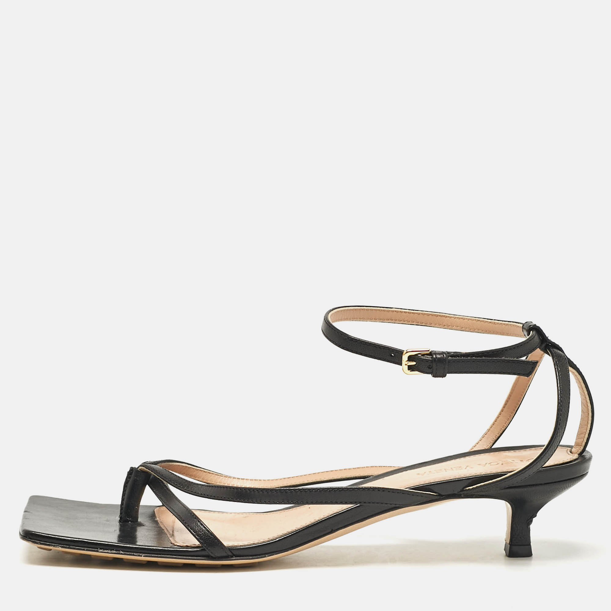 مملوكة مسبقًا Bottega Veneta Black Leather Strech Ankle Strap Sandals Size 38