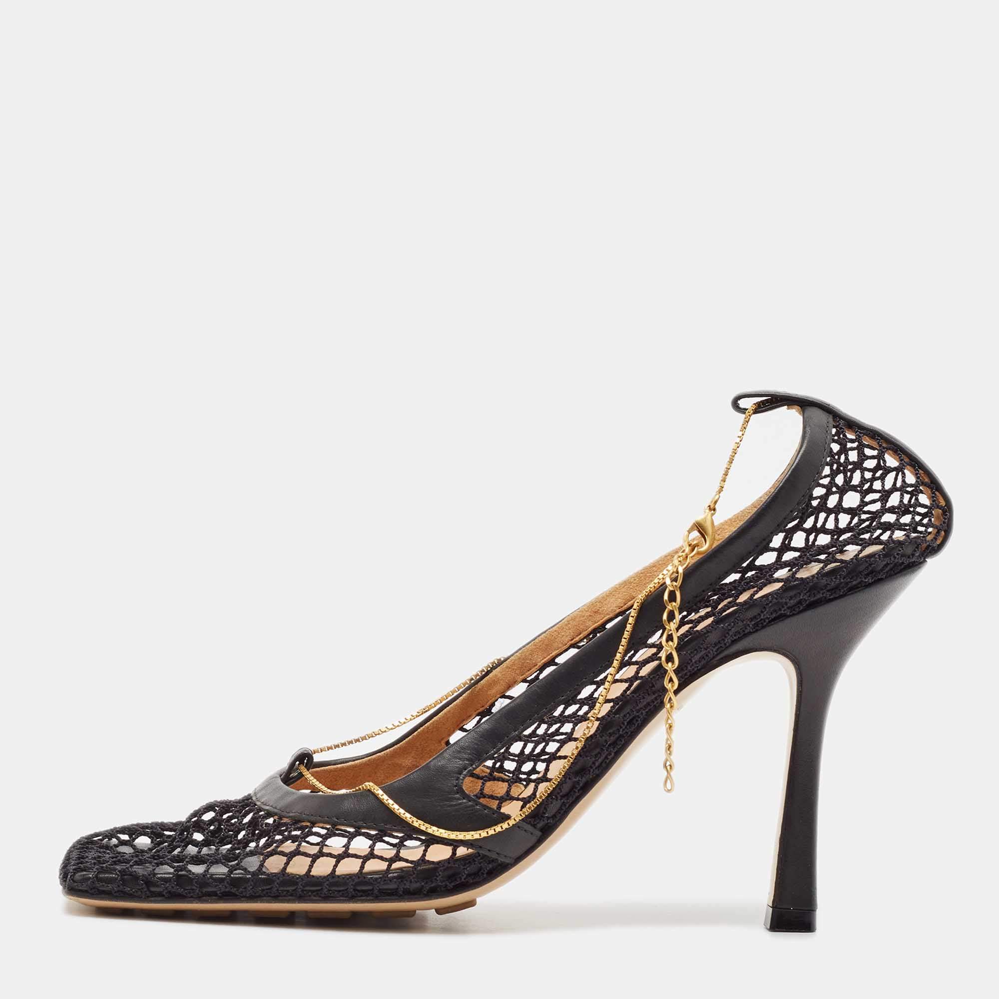 مملوكة مسبقًا Bottega Veneta Black Mesh and Leather Stretch Pumps Size 38