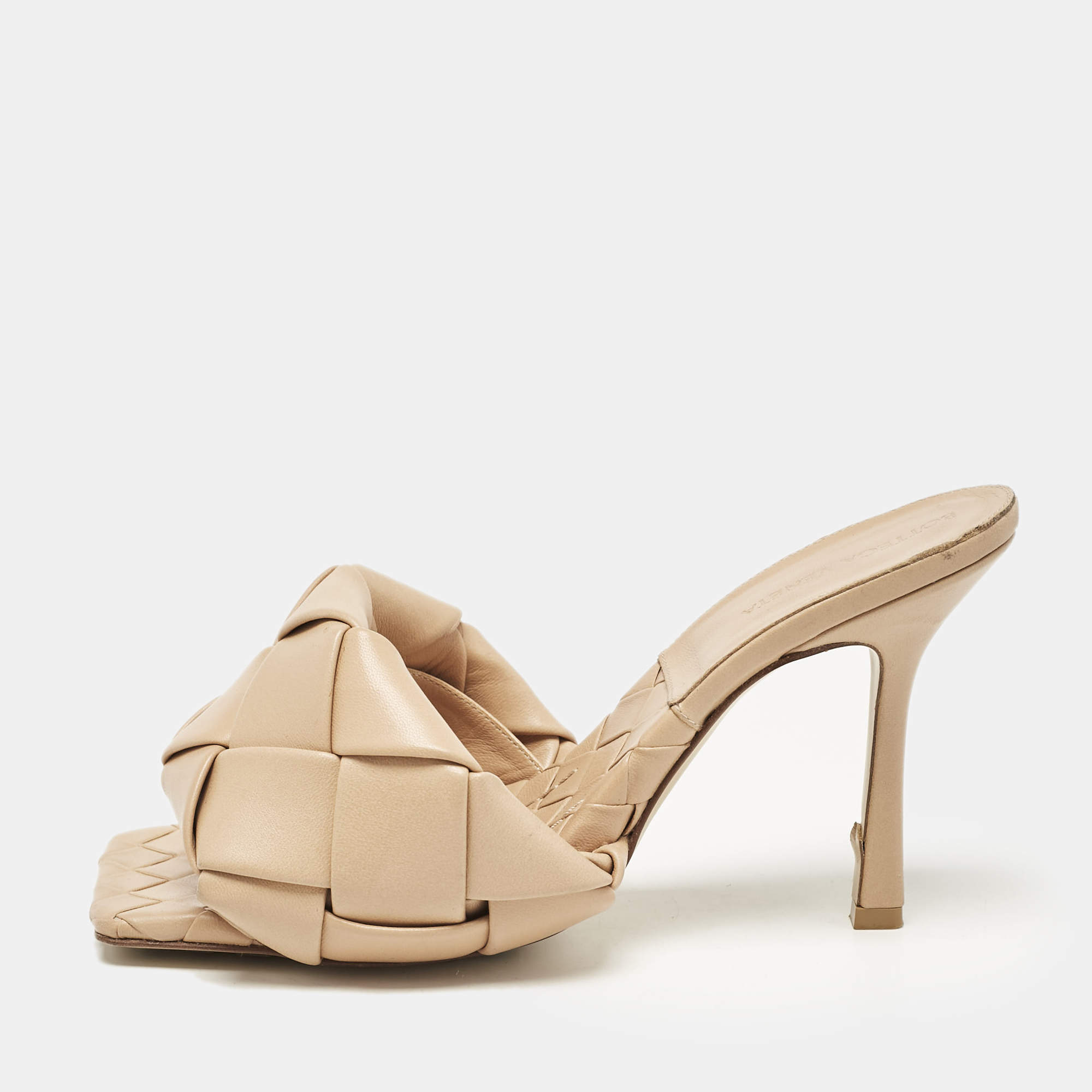 Pre Owned Bottega Veneta Beige Intrecciato Leather Lido Slide Sandals Size 38.5