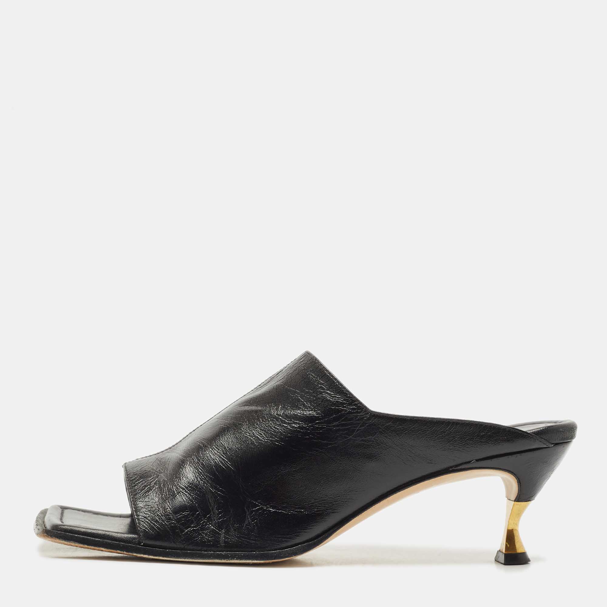 مملوكة مسبقًا صندل بوتيغا فينيتا ستريتش جلد أسود مقاس 39