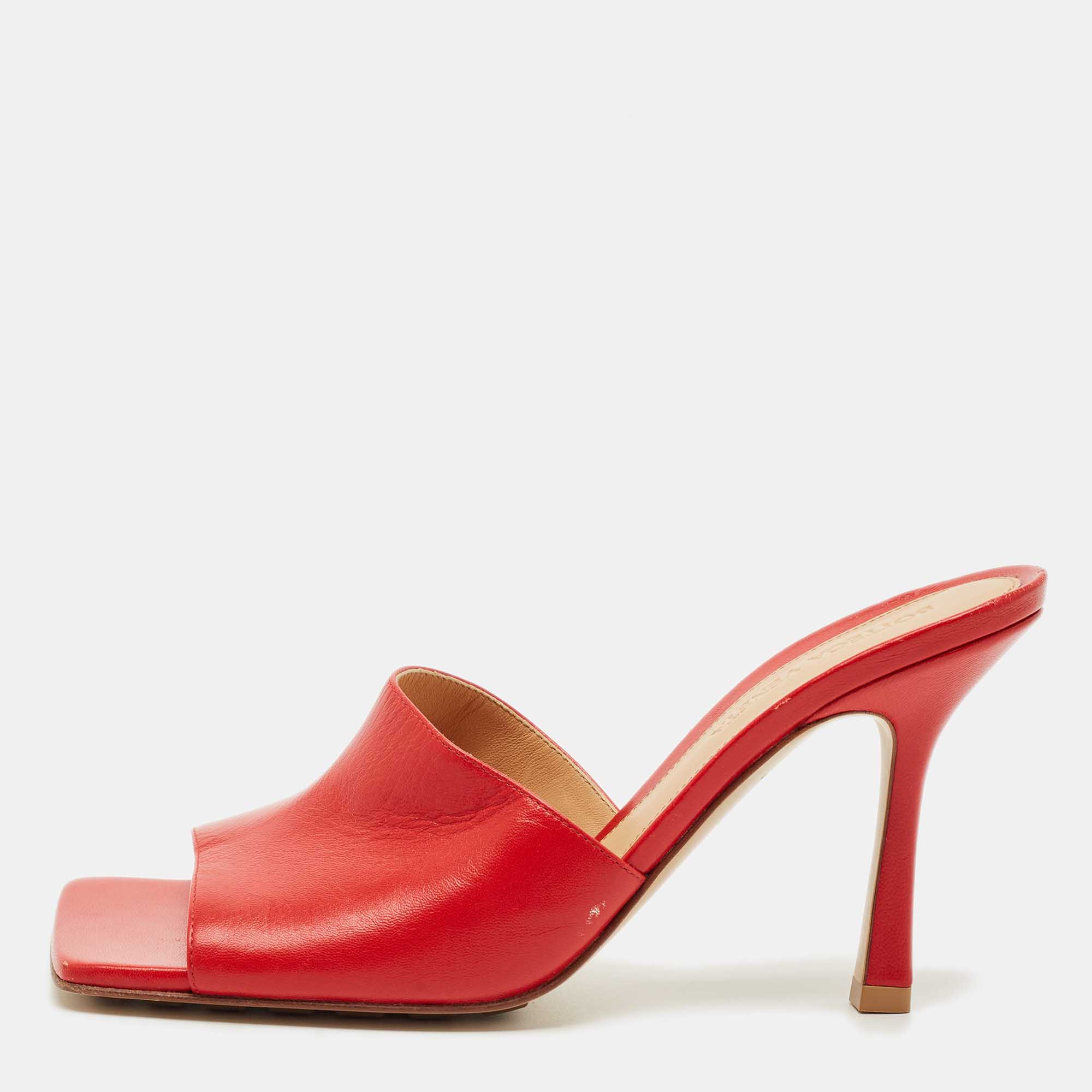 Pre Owned Bottega Veneta Red Leather Lido Slide Sandals Size 37.5