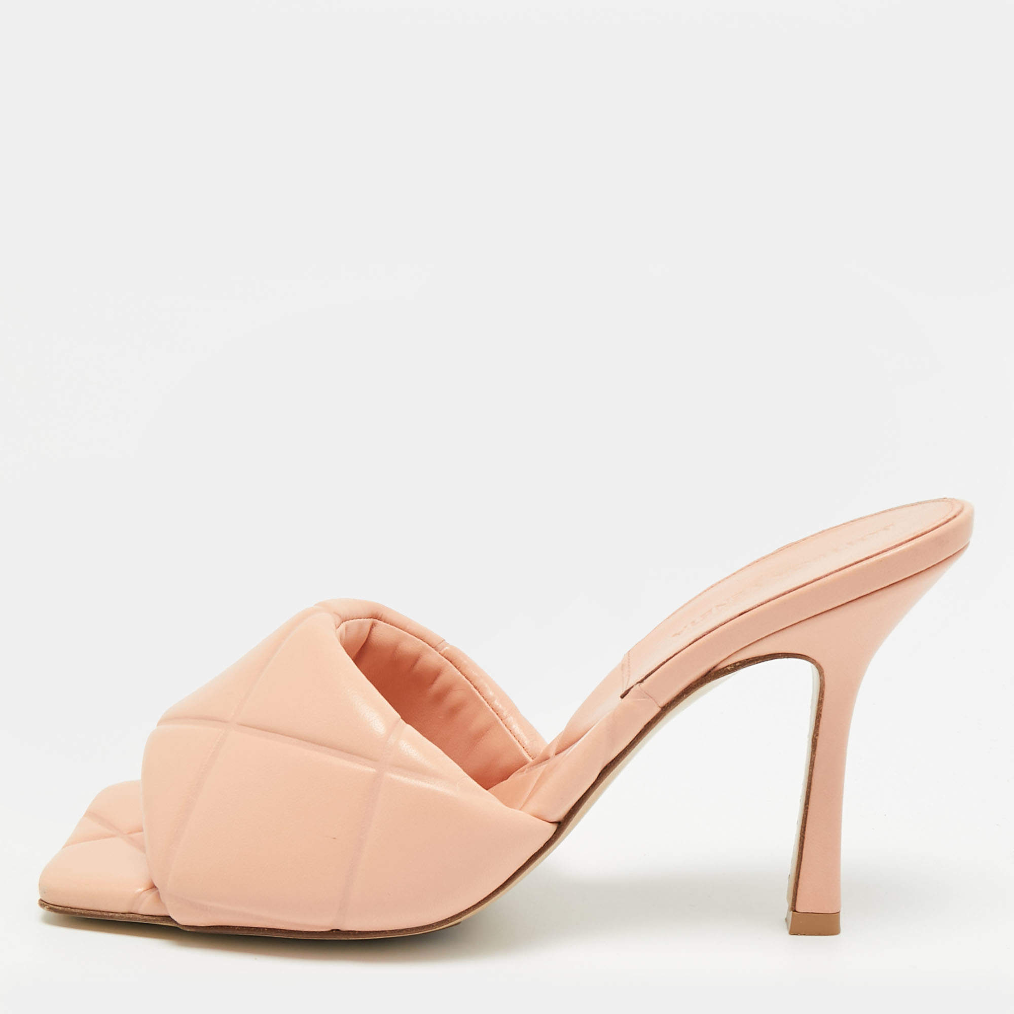 مملوكة مسبقًا Bottega Veneta Lido Size 38 Peach Leather Slide Sandals