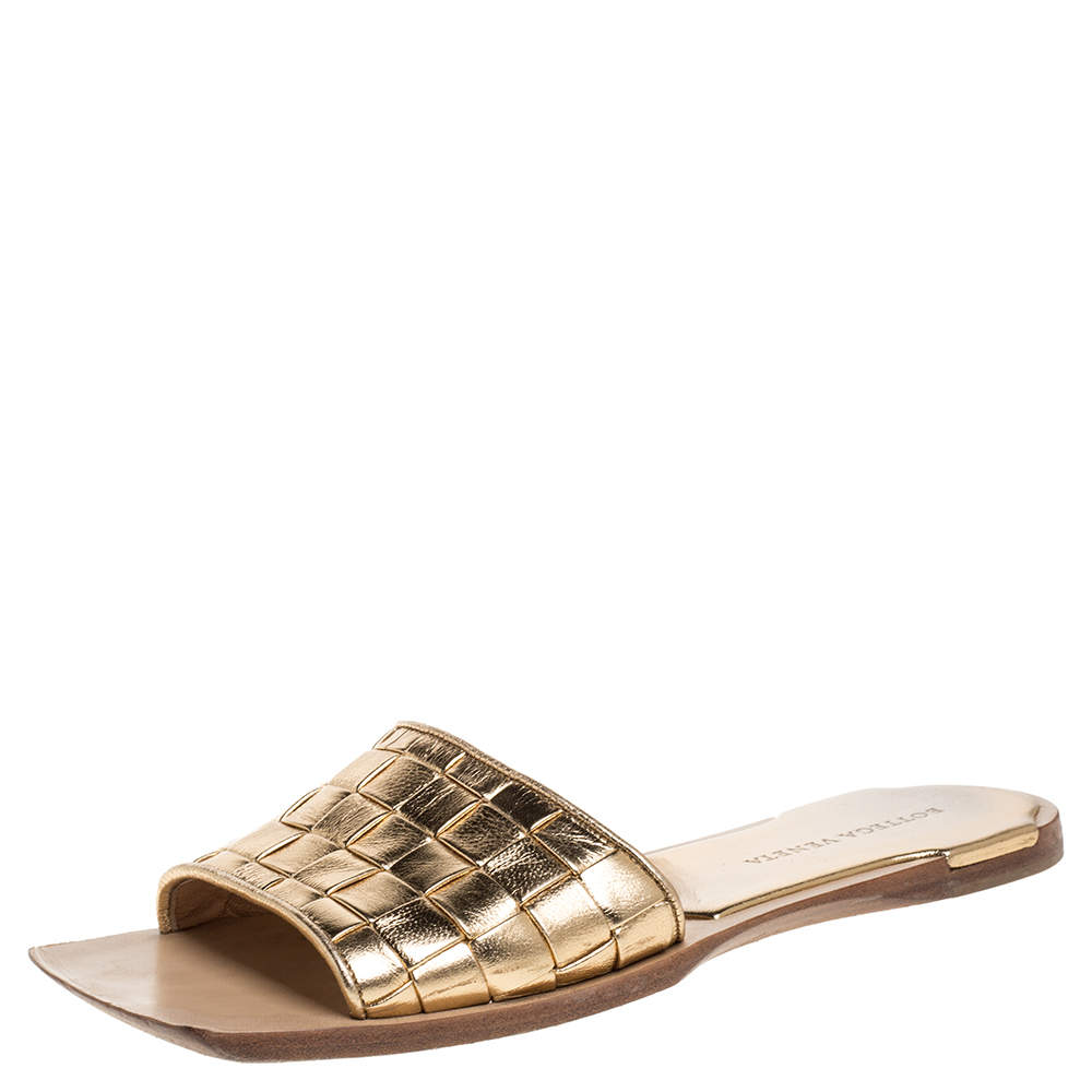 Bottega Veneta Metallic Gold Intrecciato Leather Stretch Square Toe Flat Sandals Size 38 Bottega Veneta Tlc