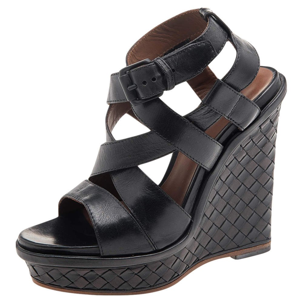 مملوكة مسبقًا Bottega Veneta Black Leather Strappy Intrecciato Platform Wedge Sandals Size 36