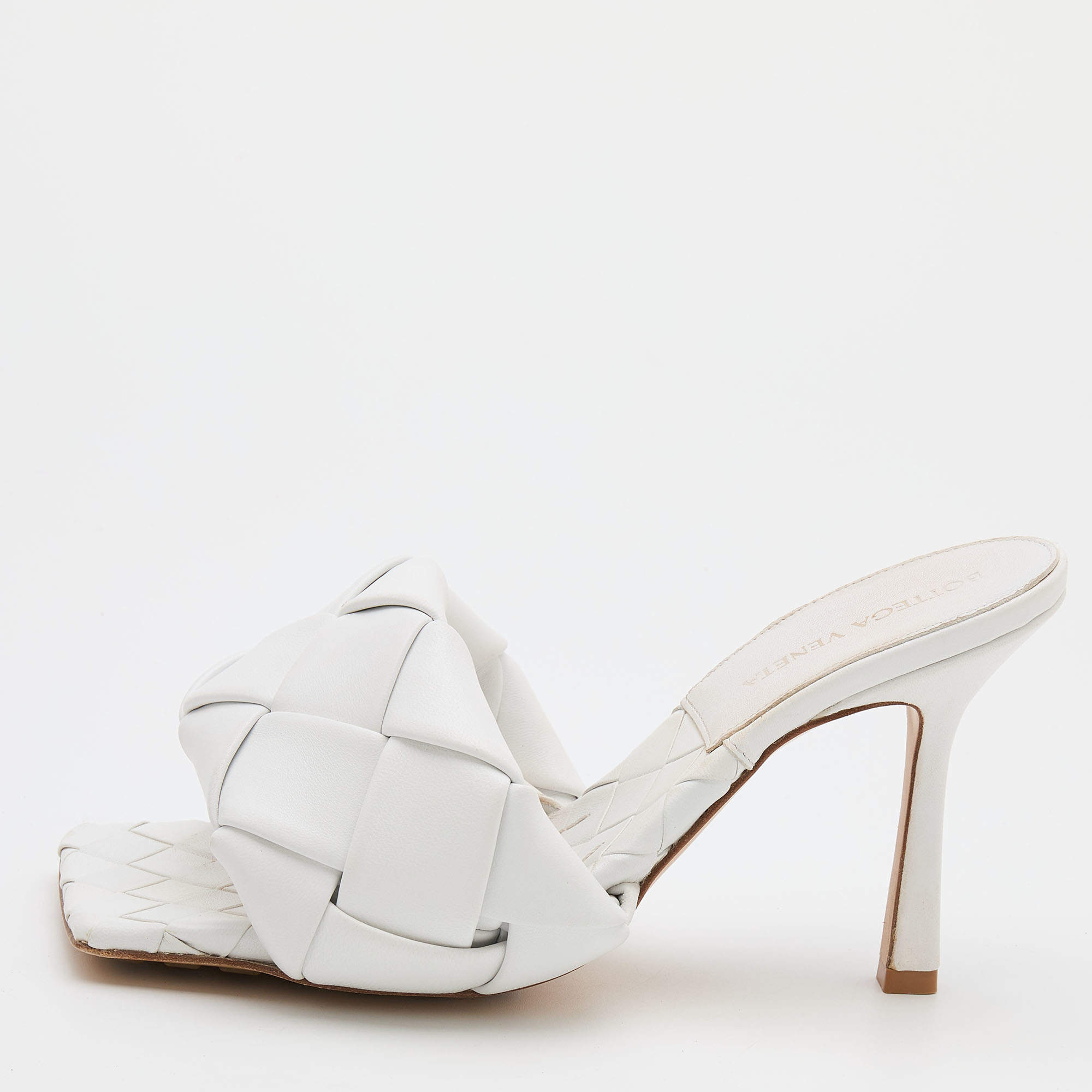 مملوكة مسبقًا صندل سلايد بوتيغا فينيتا ليدو جلد إنترشياتو أبيض مقاس 36