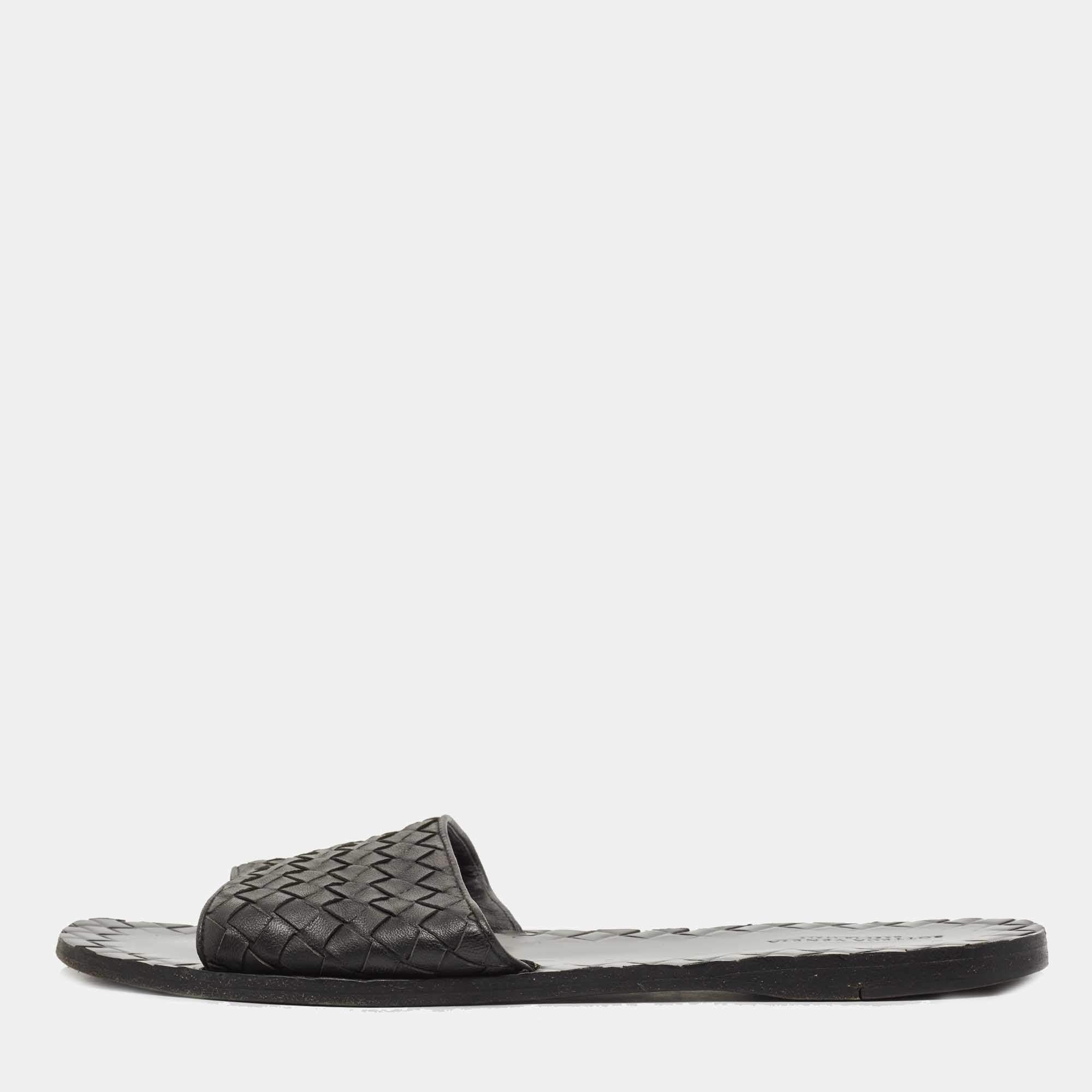 Pre Owned Bottega Veneta Black Intrecciato Leather Flat Slides Size 39