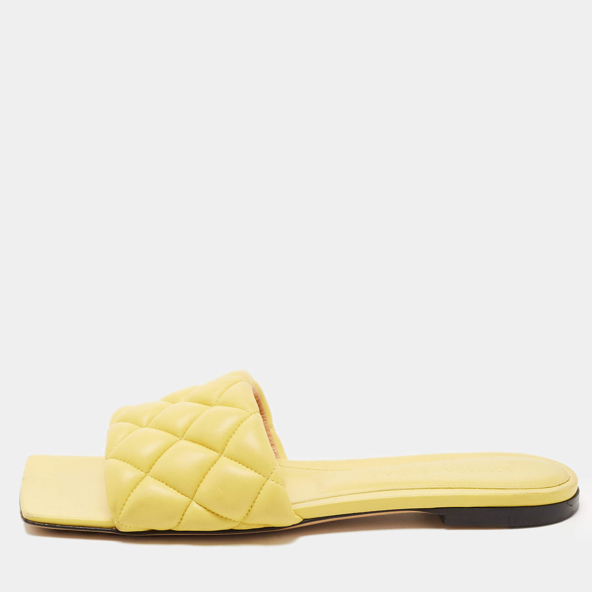 مملوكة مسبقًا Bottega Veneta Yellow Quilted Leather Lido Flat Slides Size 37