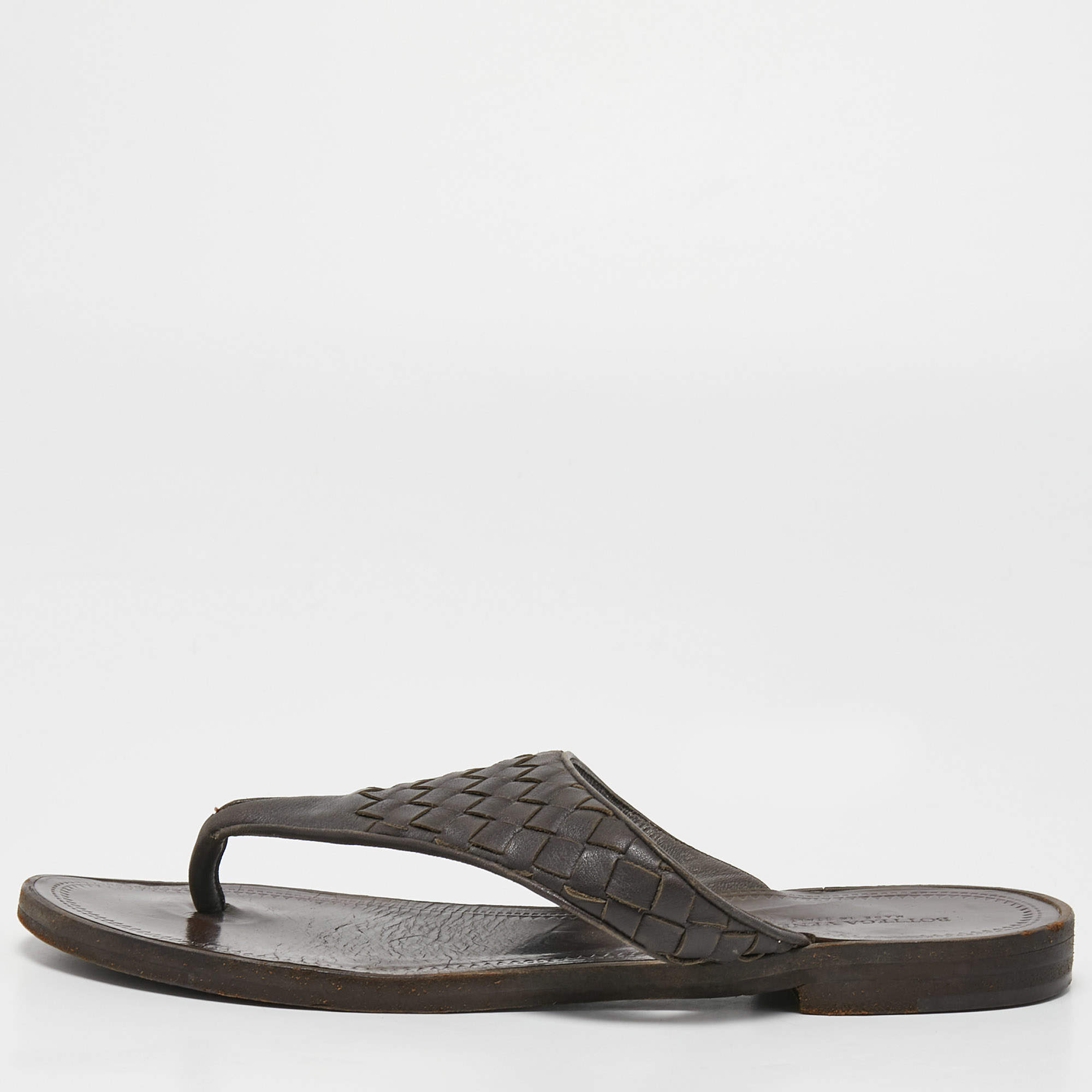 Pre Owned Bottega Veneta Brown Woven Leather Intrecciato Thong  Flat Sandals Size 36