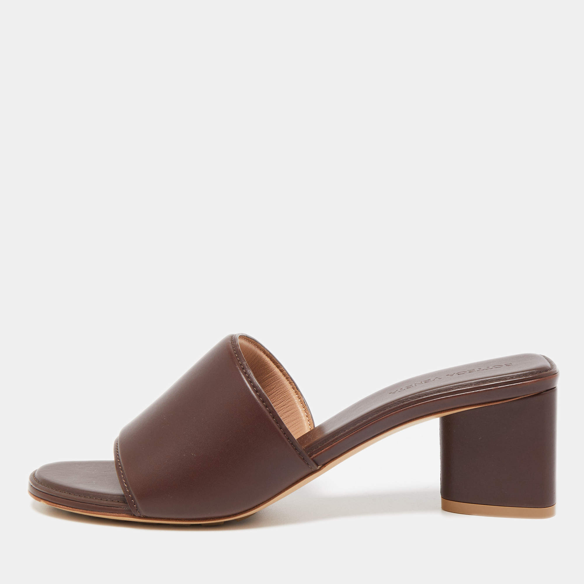 مملوكة مسبقًا Bottega Veneta Brown Leather Block Heel Slides Sandals Size 39