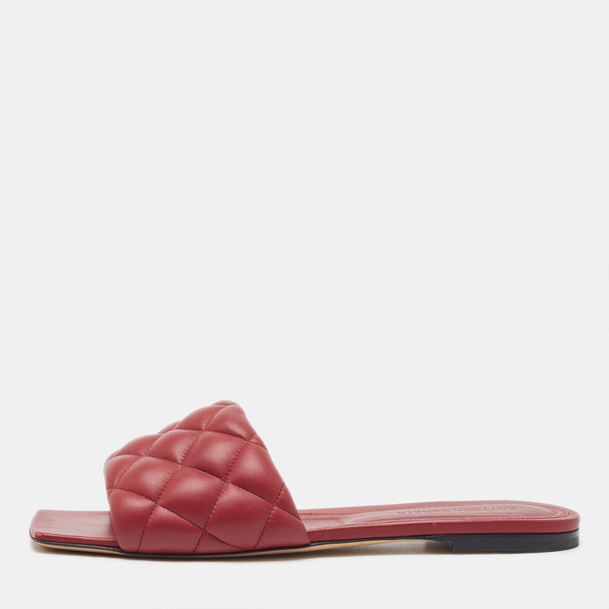 مملوكة مسبقًا Bottega Veneta Red Intrecciato Leather Lido Slide Flats Size 39.5