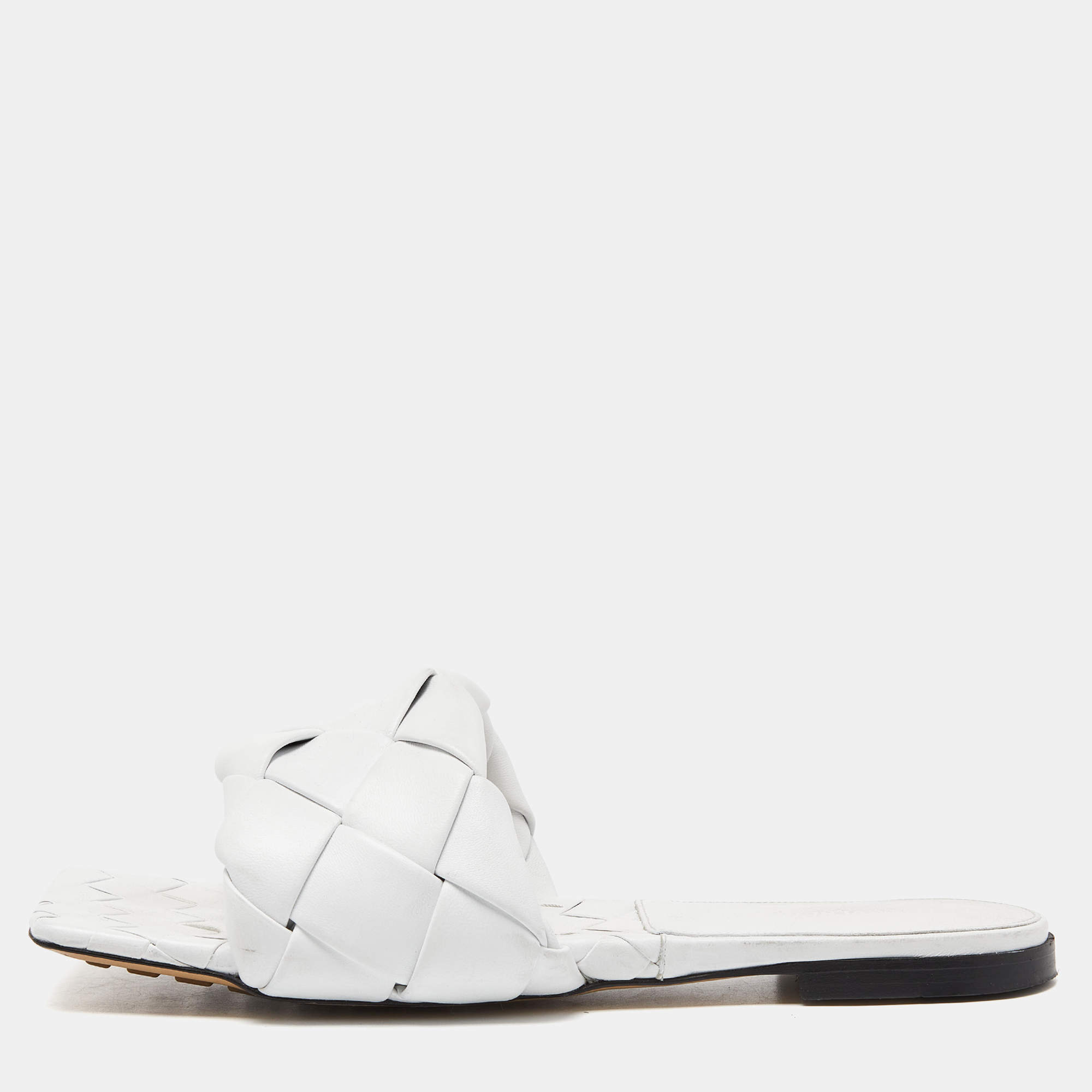 Pre Owned Bottega Veneta White Intrecciato Leather Lido Flat Slides Size 41.5