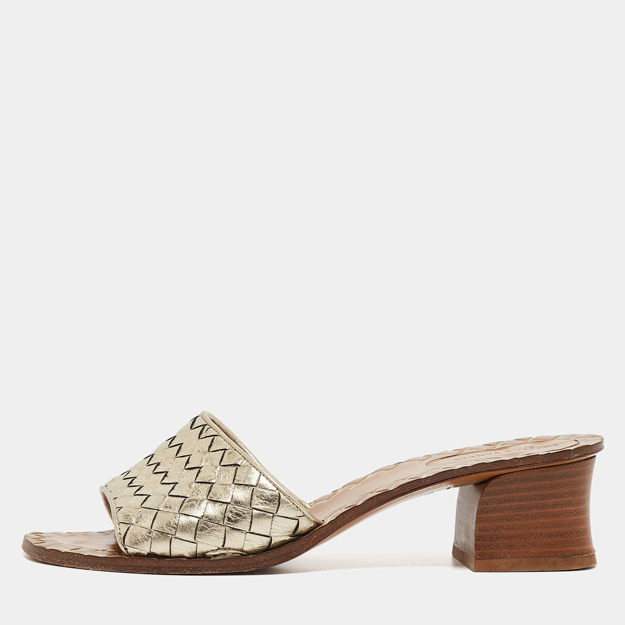 مملوكة مسبقًا Bottega Veneta Gold Intrecciato Leather Ravello Slide Sandals Size 37.5