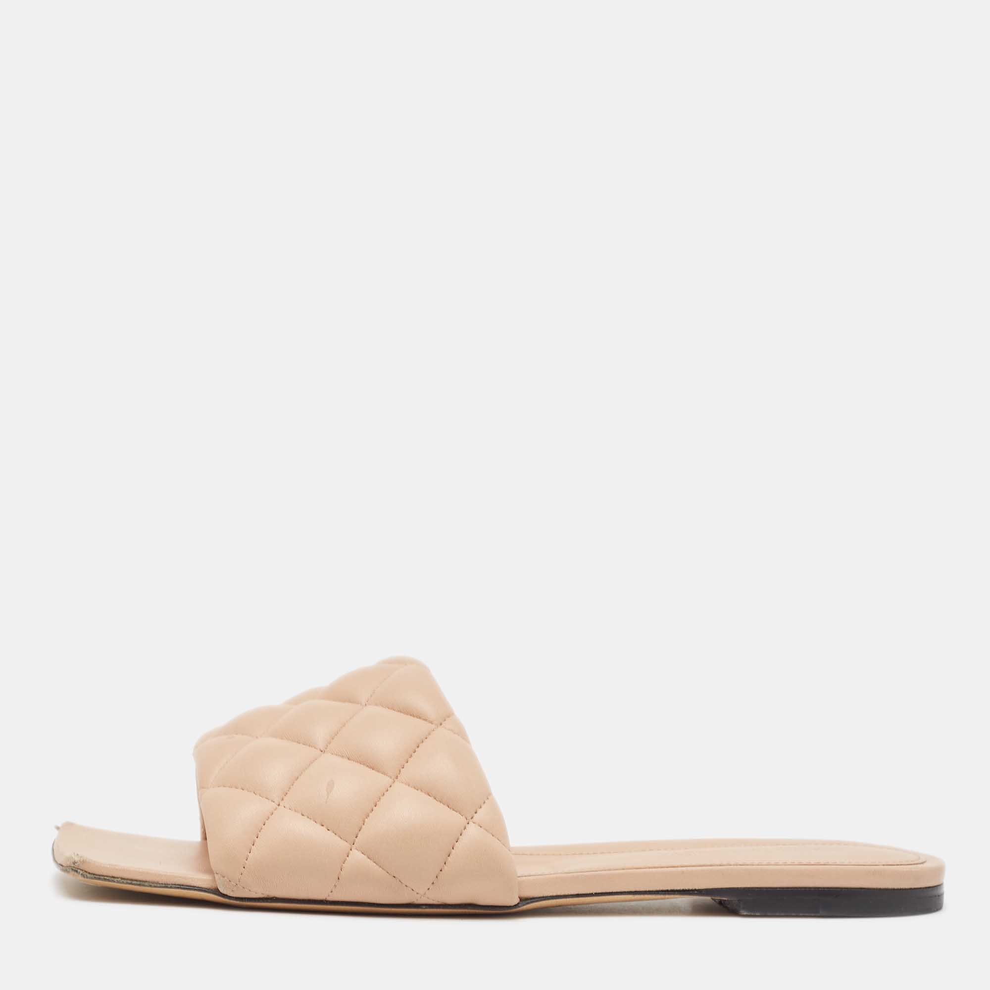 مملوكة مسبقًا Bottega Veneta Beige Padded Leather Flat Slides Size 39