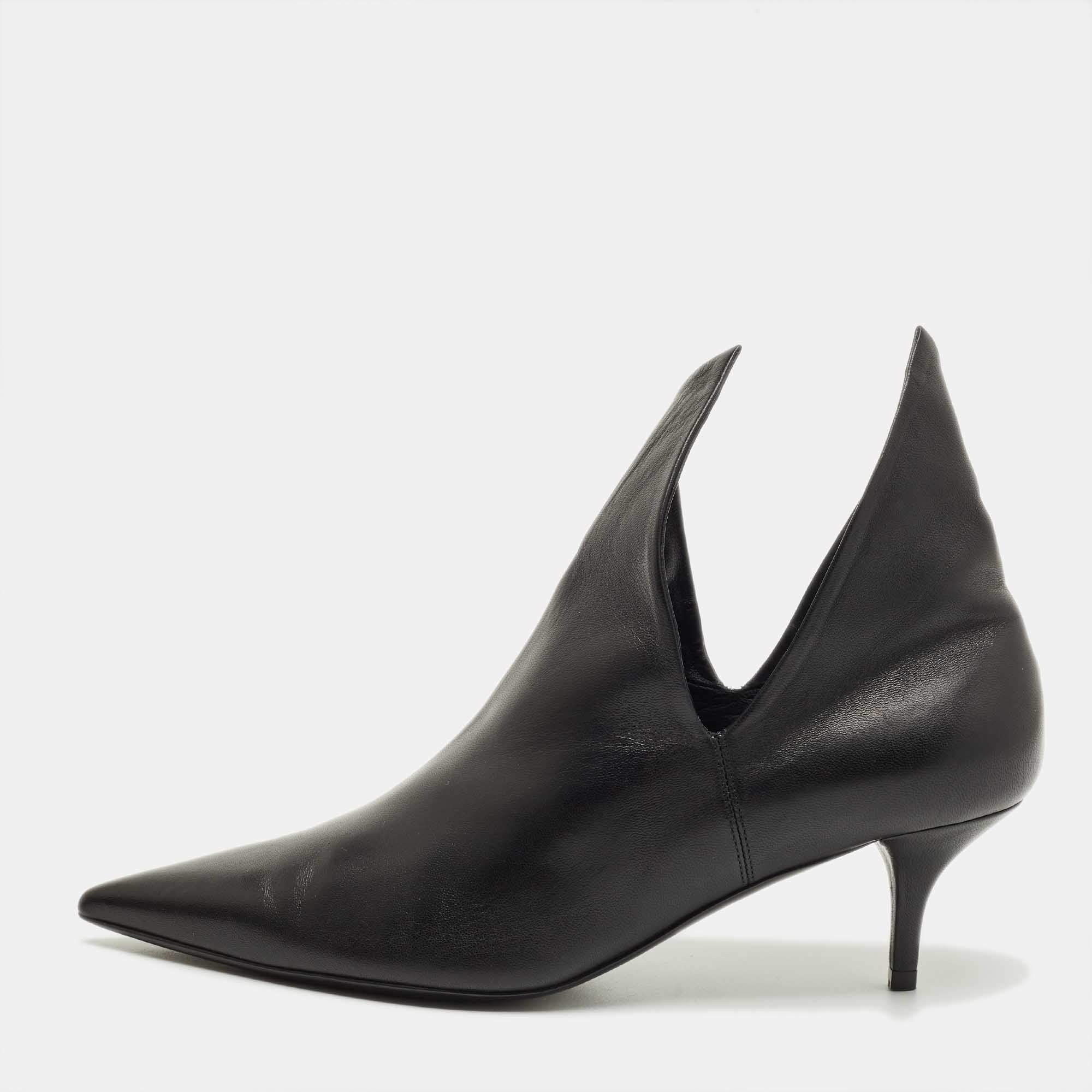 Pre Owned Burberry Black Leather Essendon Pumps Size 37.5